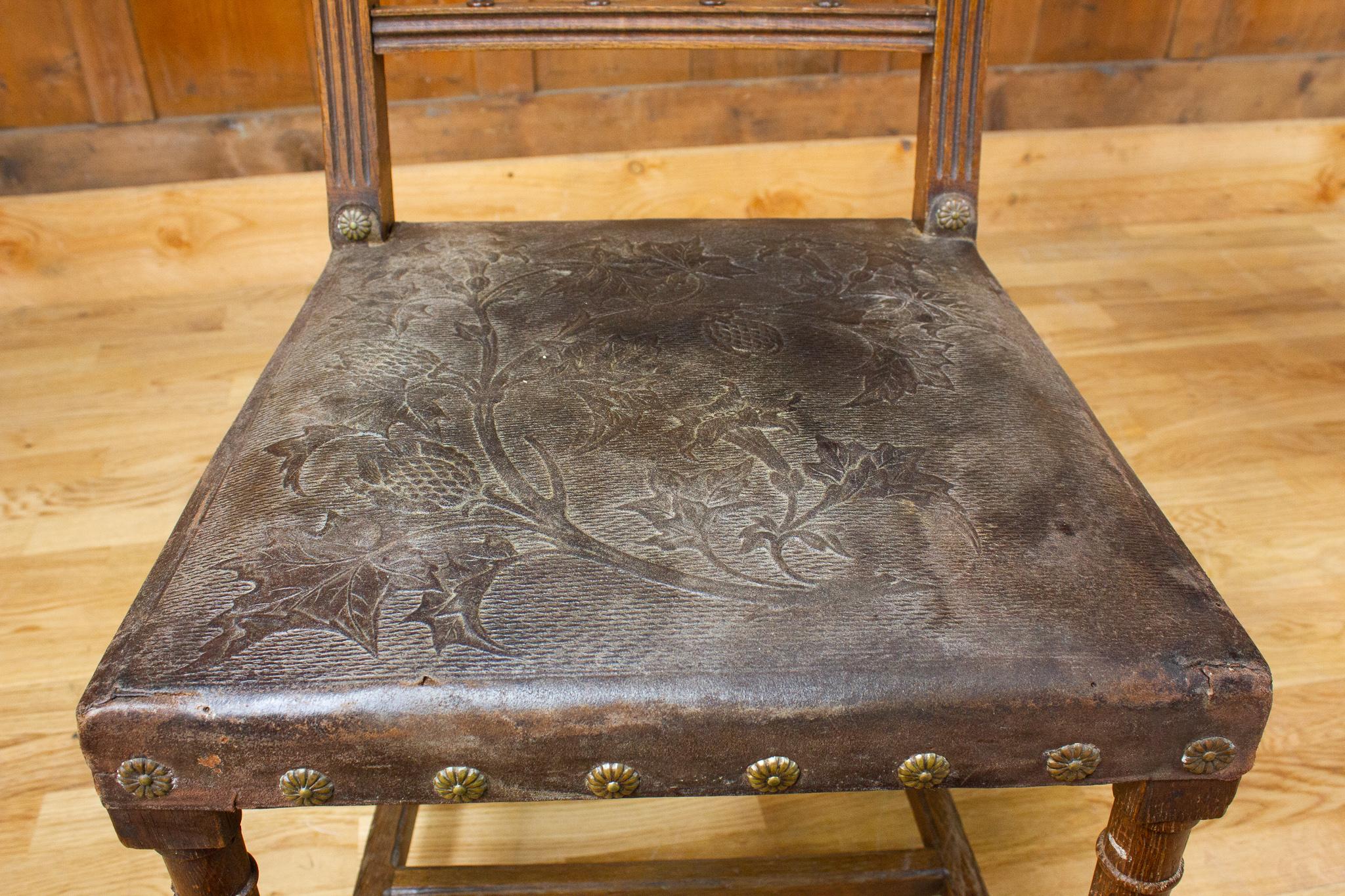 Francese Coppia di sedie in stile neo-rinascimentale o HENRY II, in legno e pelle, 19° secolo in vendita