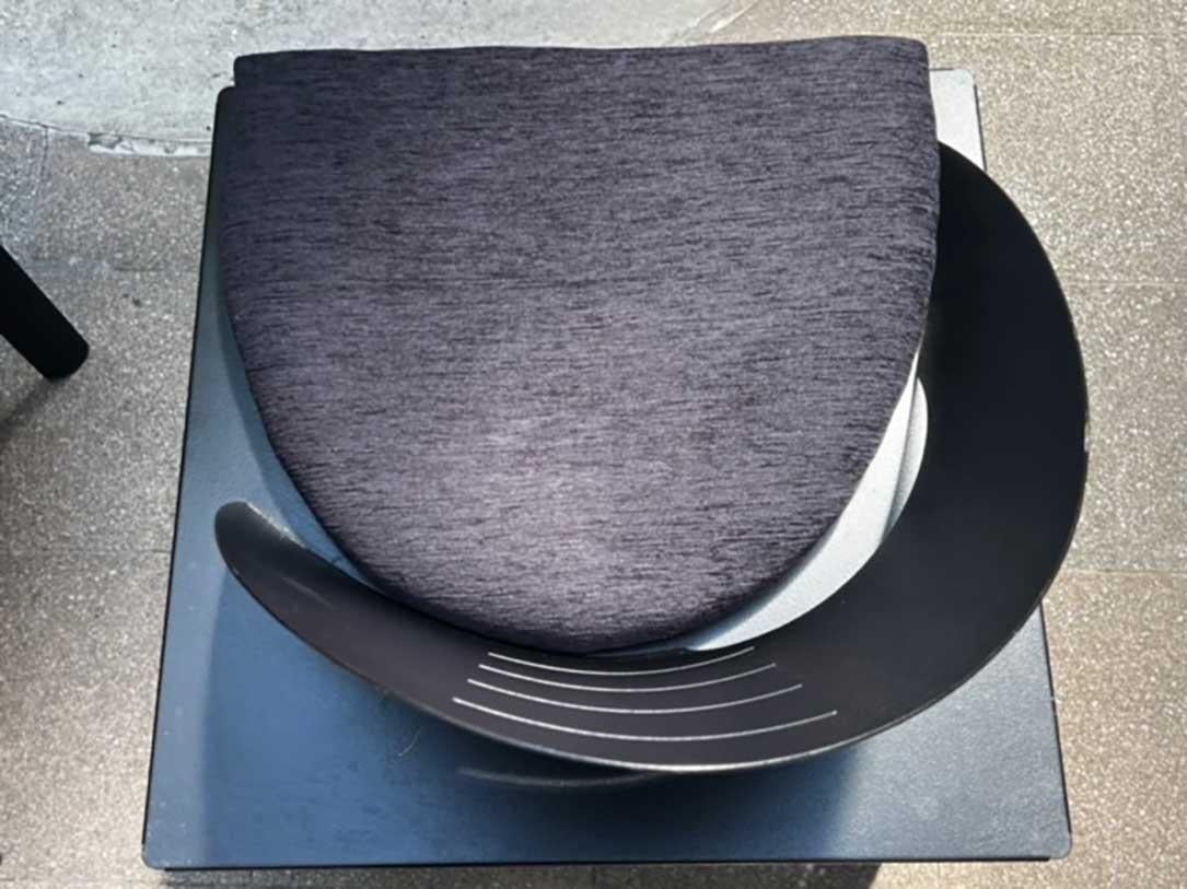 Paire de chaises Patrice Bonneau - Édition Genexco - vers 1980 en vente 4