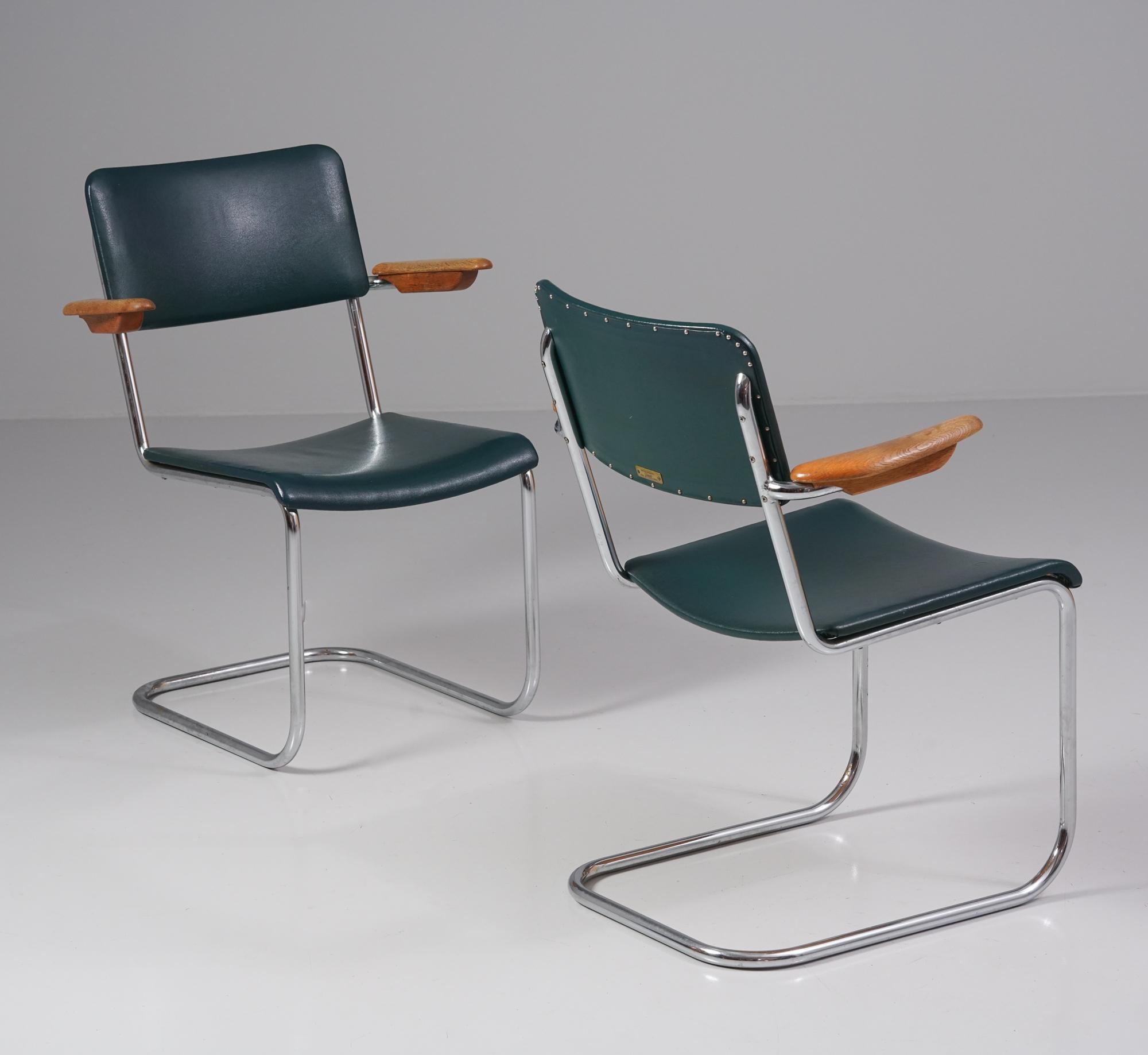 Scandinave moderne Paire de chaises, Verkstads AB Lindqvist, Suède, années 1940 en vente