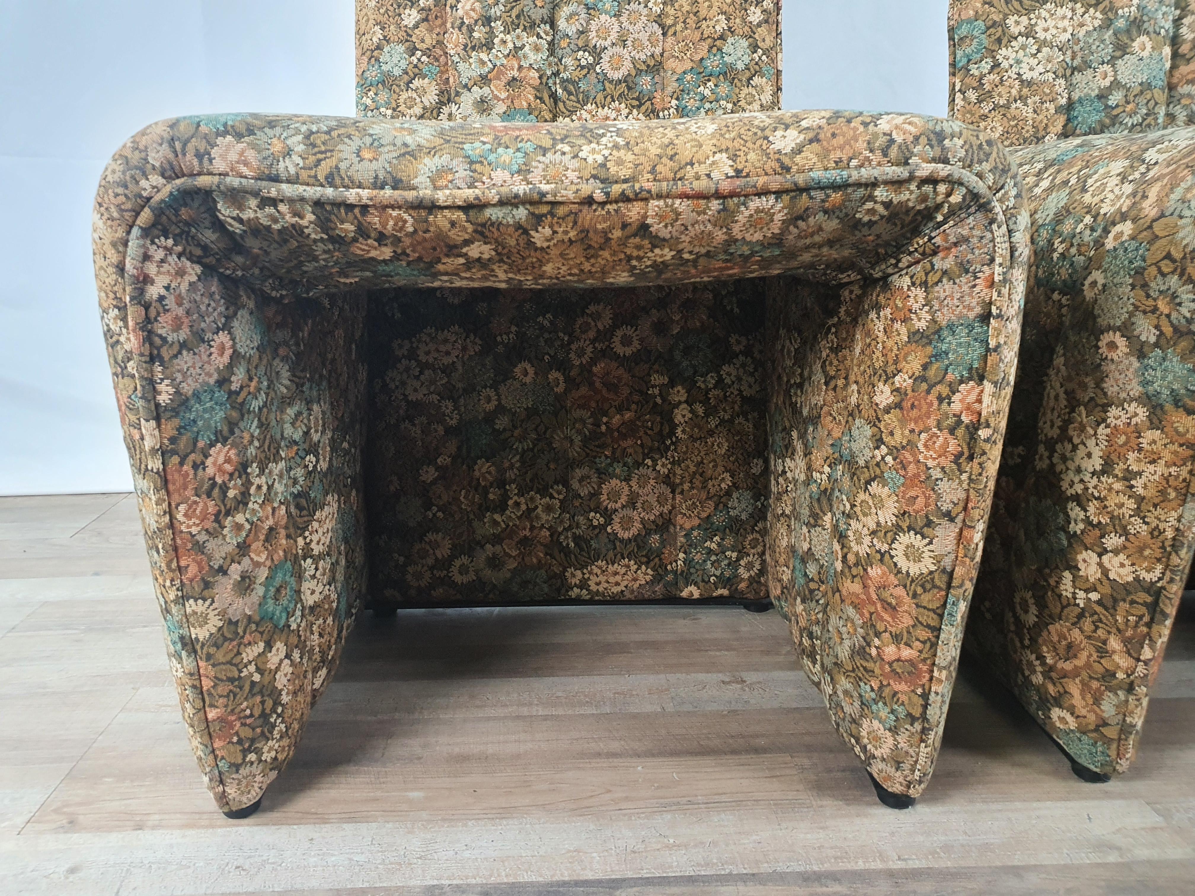 Pair of Chairs with 1970s Design Floral Fabric For Sale 5
