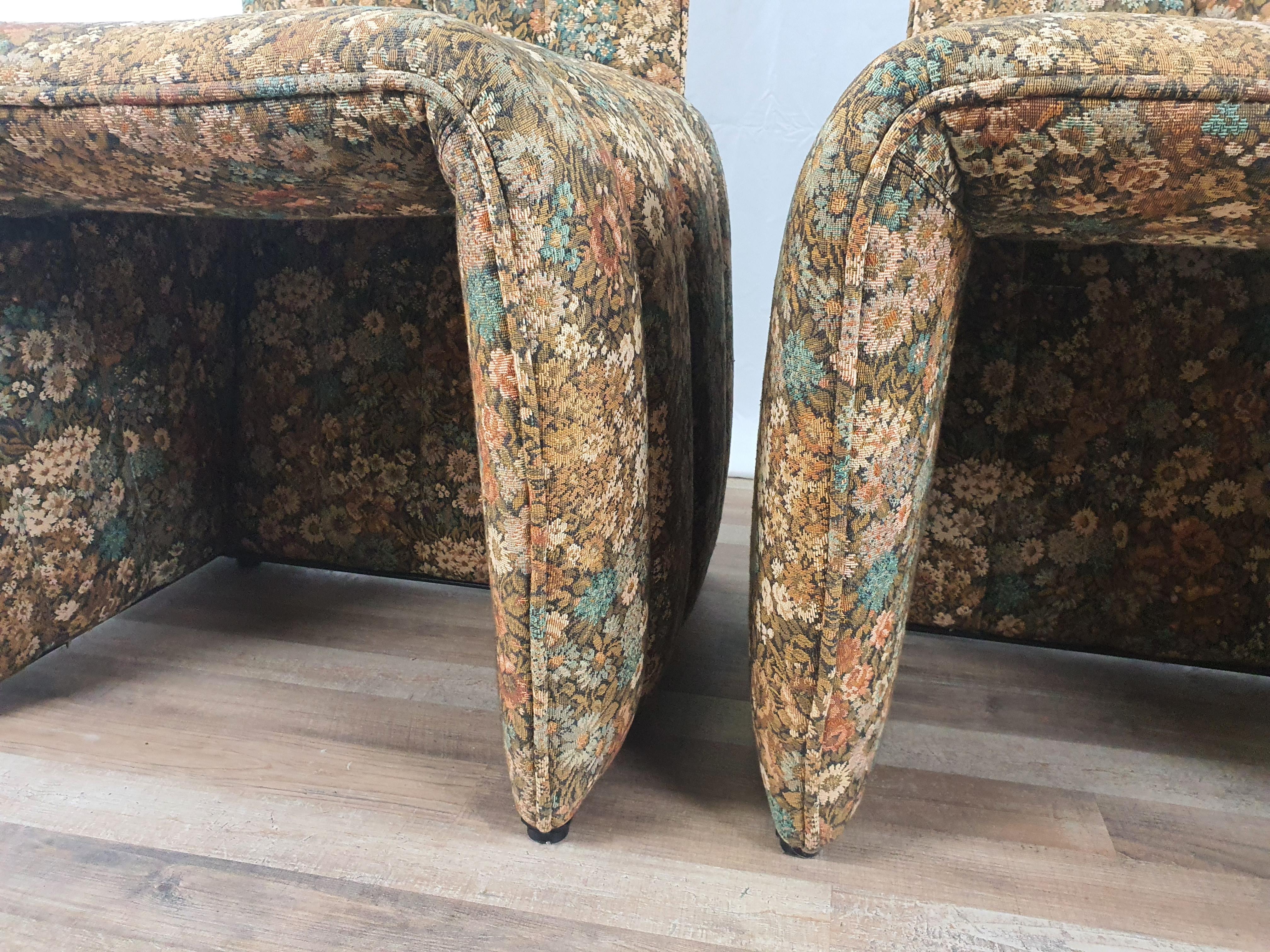 Pair of Chairs with 1970s Design Floral Fabric For Sale 6