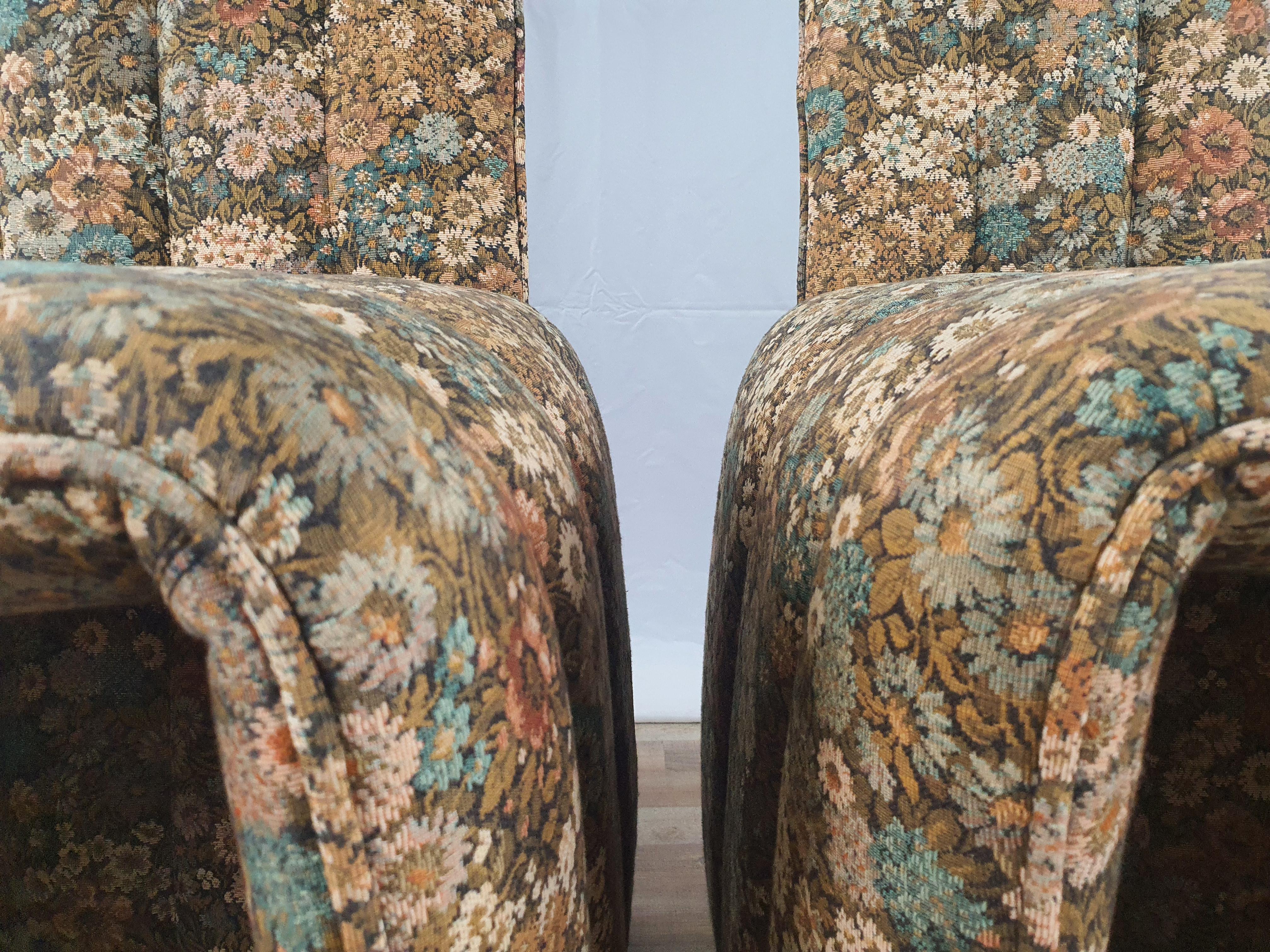 Pair of Chairs with 1970s Design Floral Fabric For Sale 8