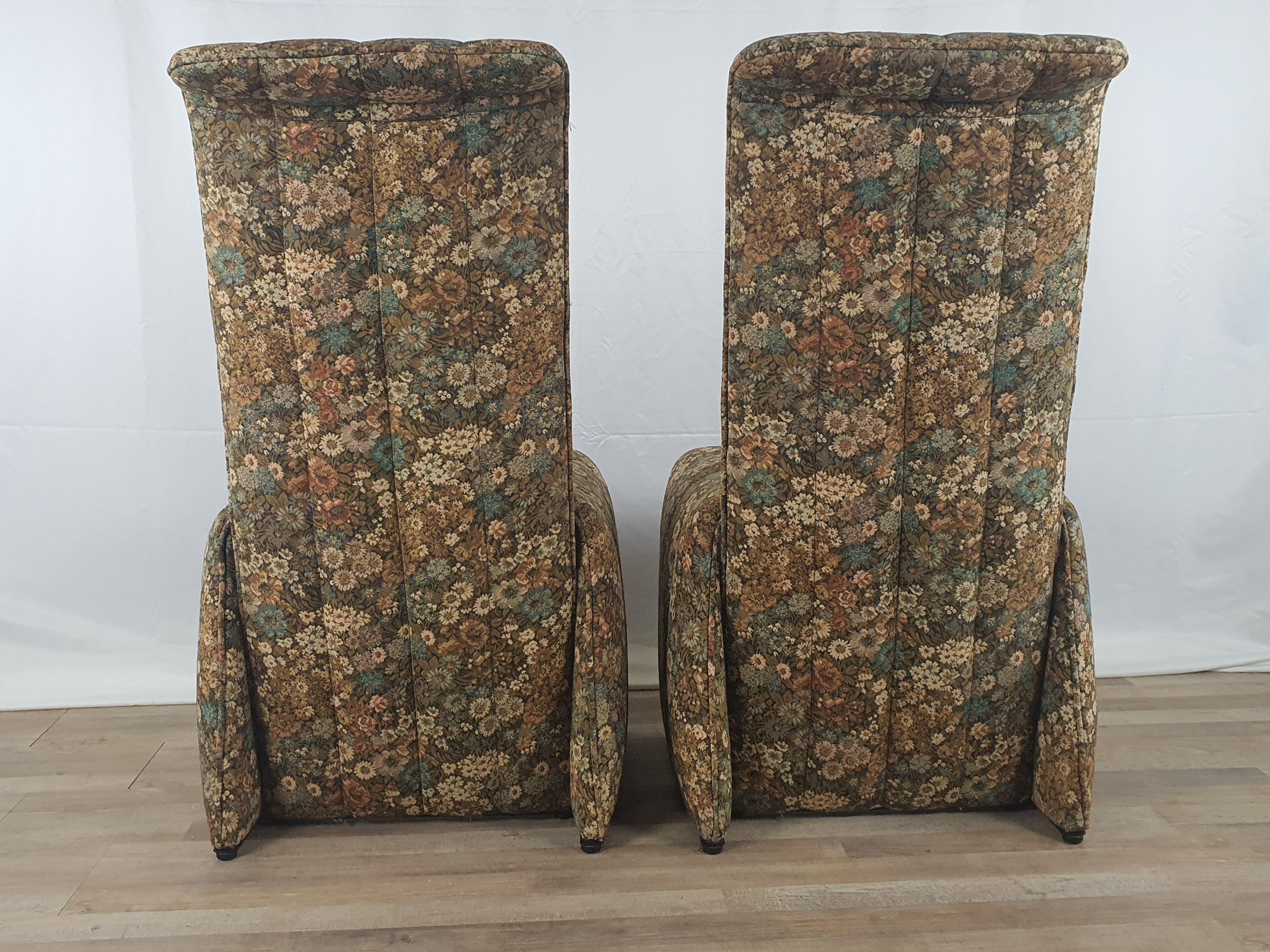 Mid-Century Modern Pair of Chairs with 1970s Design Floral Fabric For Sale