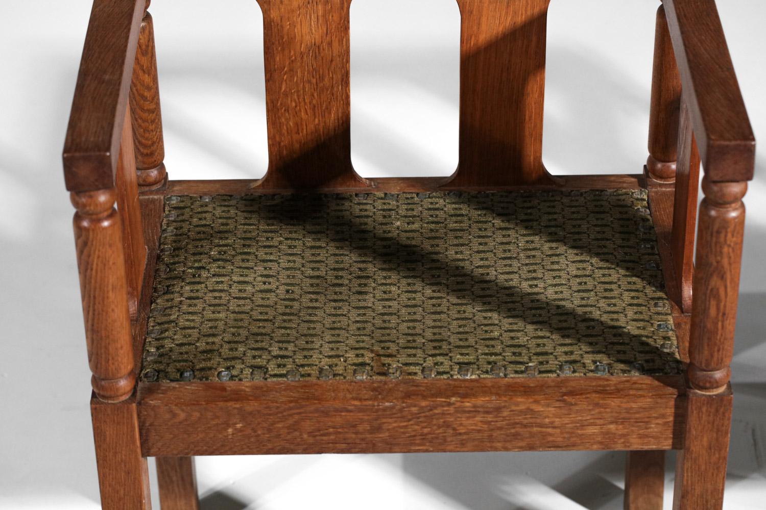 Paire de chaises avec accoudoirs des années 1940 en chêne massif et velours en vente 5