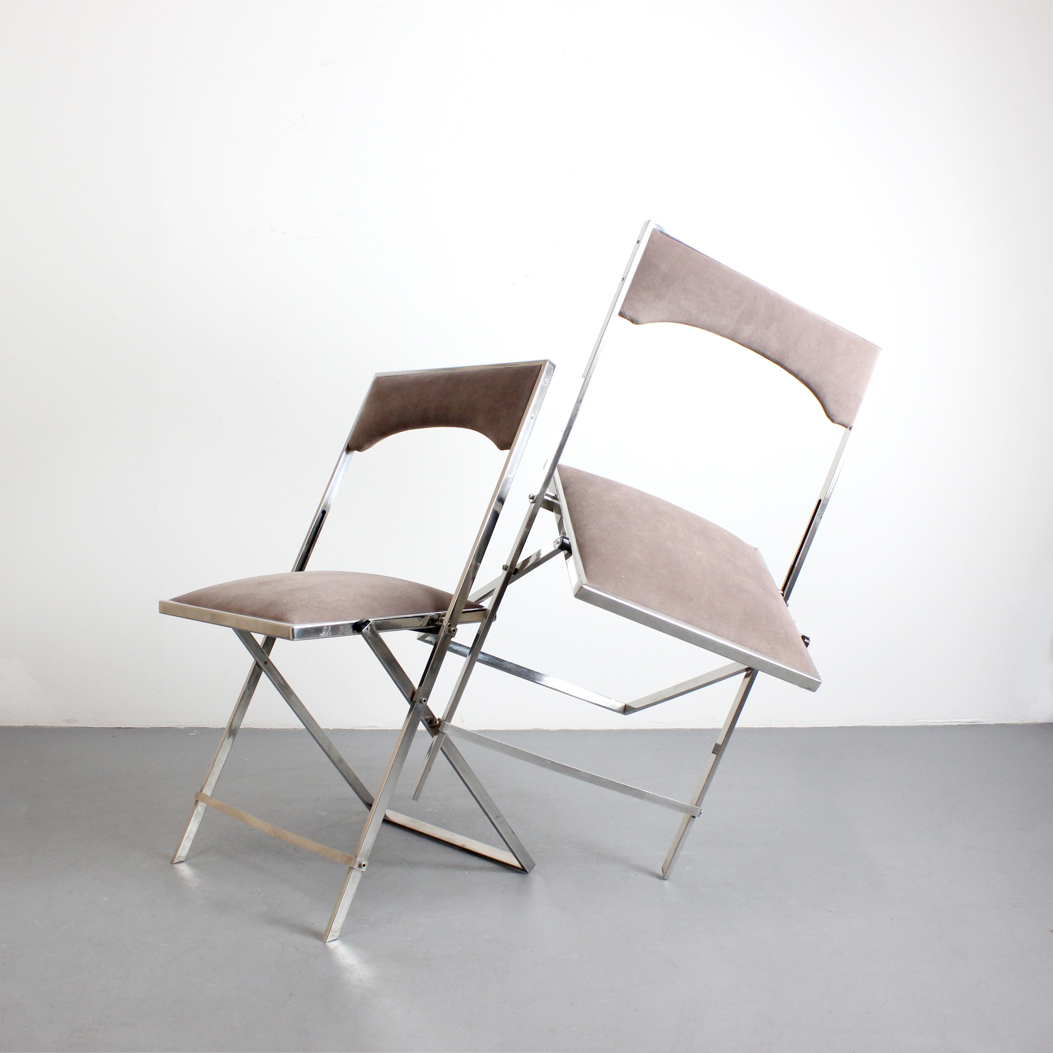 Paar Stühle mit verchromtem Metallgestell und brauner Chenille-Polsterung im Angebot 1