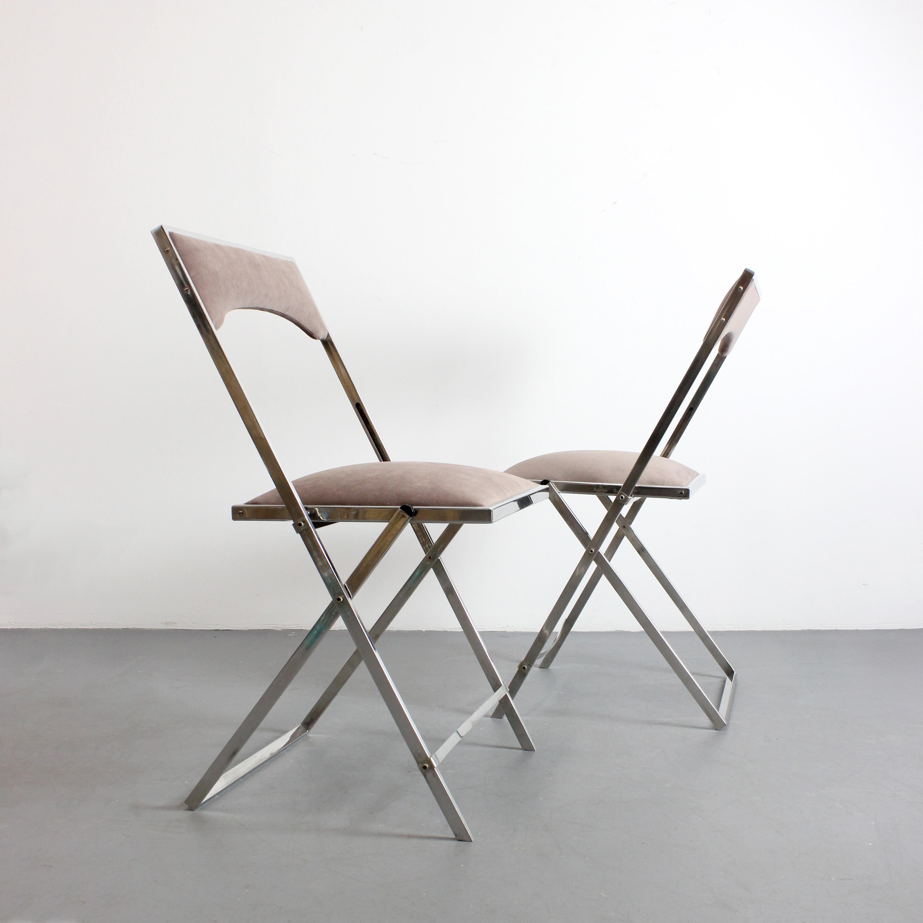 Paar Stühle mit verchromtem Metallgestell und brauner Chenille-Polsterung im Angebot 2