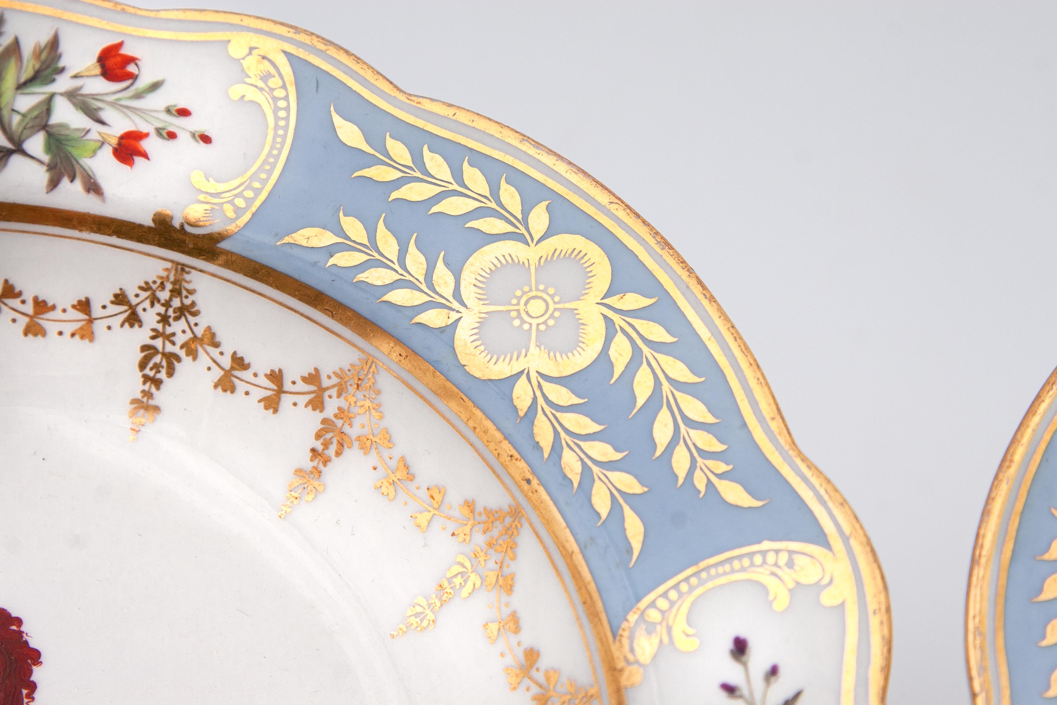 British Pair of Chamberlains Worcester English Porcelain Armorial Dishes For Sale