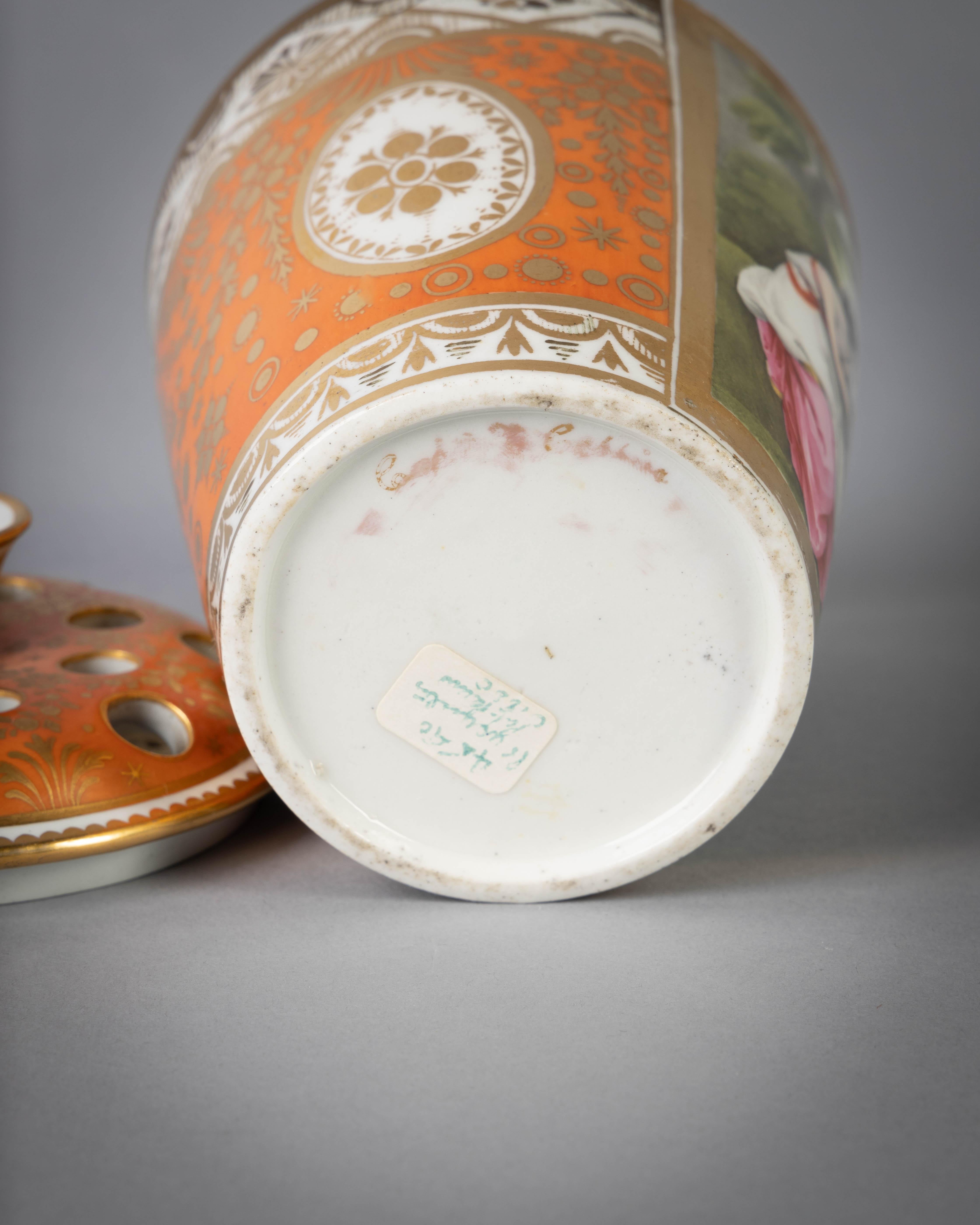 Coppia di vasi a forma di ramo di Chamberlains Worcester con fondo arancione e dorato, circa 1800 in vendita 1