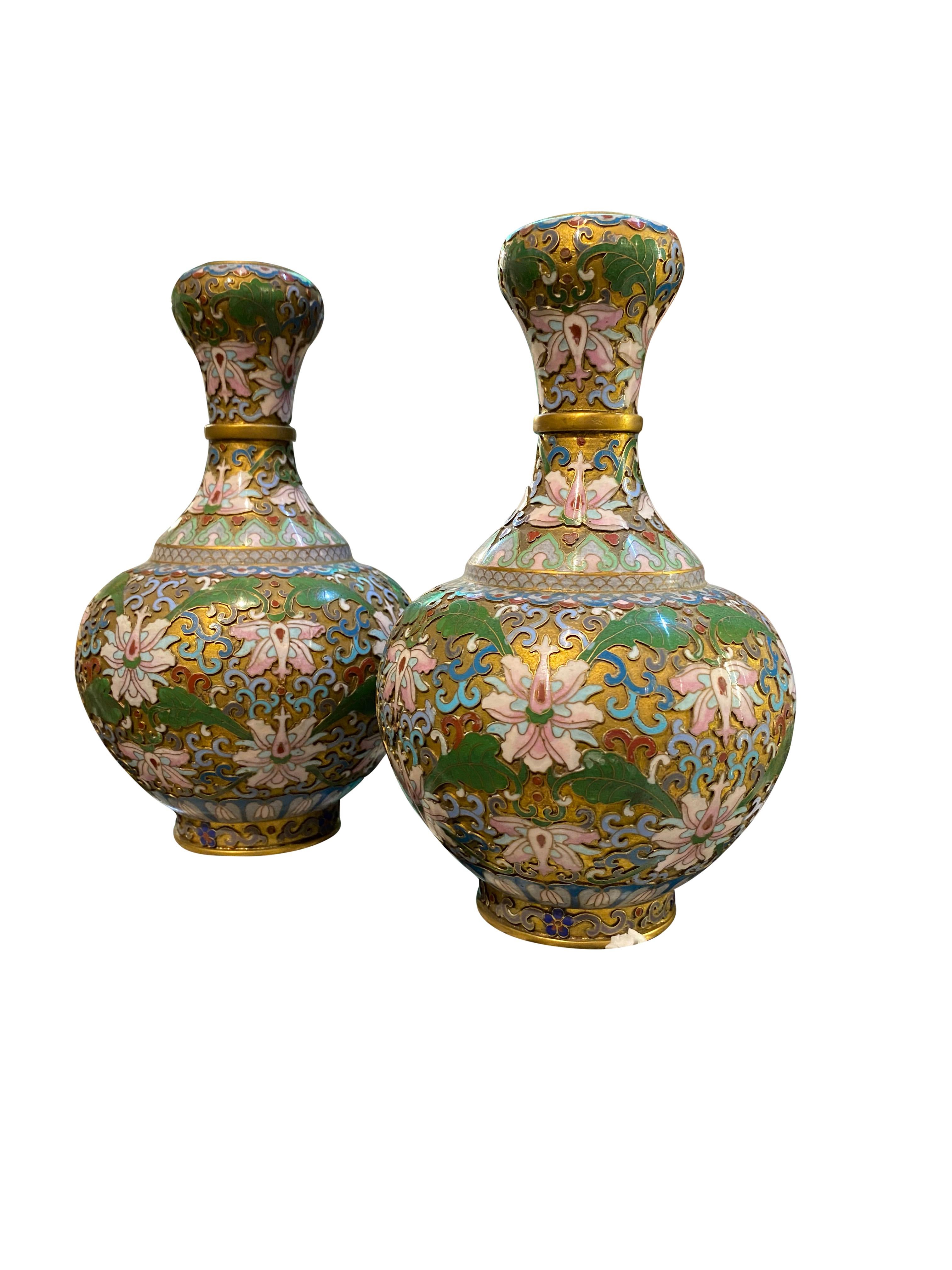 Asian Pair of Champleve Cloisonne Antique Vases Green and Pink Flowers, 19th Century For Sale