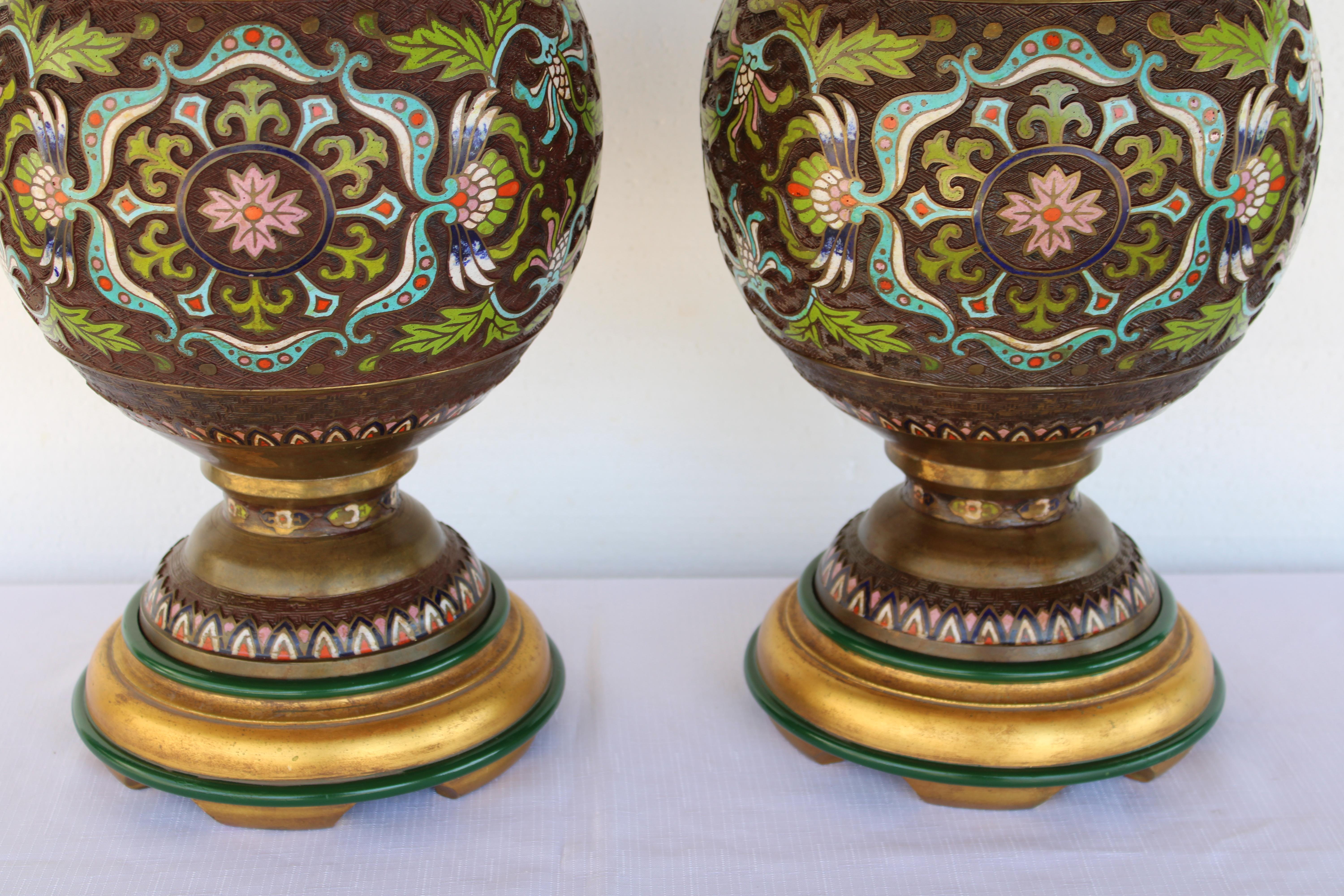 Pareja de Lámparas Champlevé de The MARBRO Lamp Company, Los Ángeles, CA. finales del siglo XX en venta