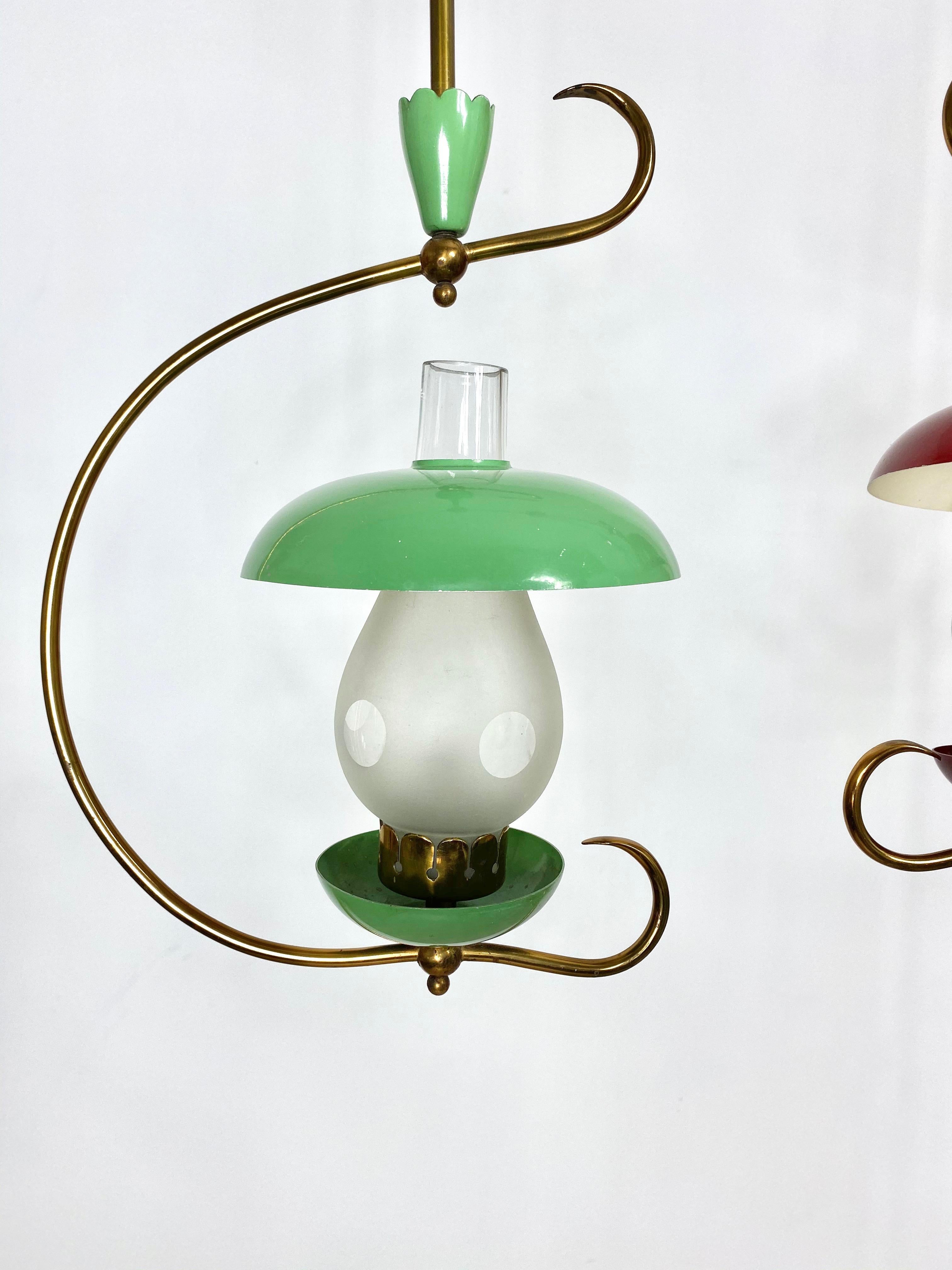 Mid-Century Modern Pair of Chandelier Pendant Brass and Green and Red Metal Mushrooms, Italy, 1950s For Sale