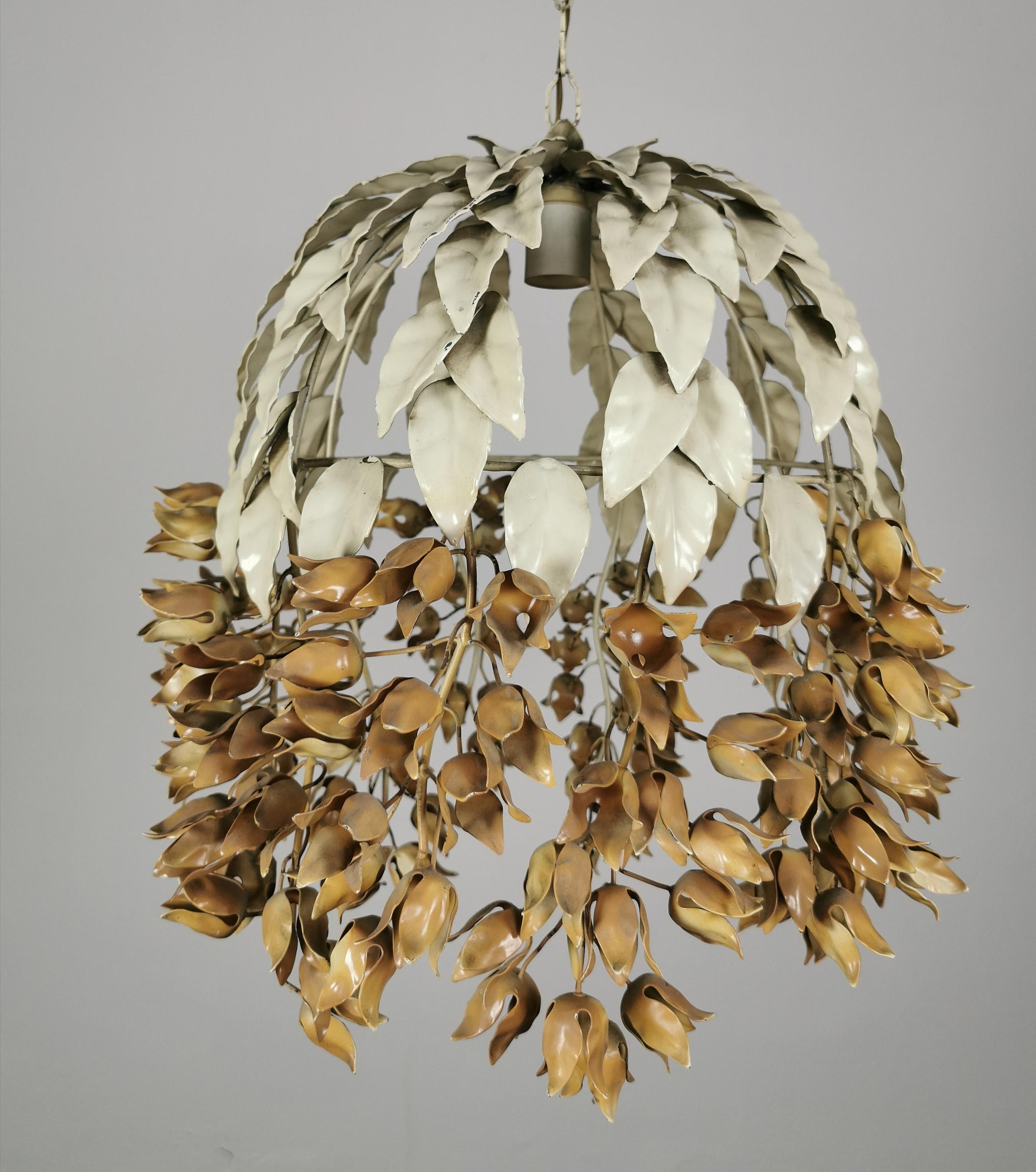 Pair of Chandeliers Pendants Enameled Metal Midcentury Italian Design 1960s In Good Condition For Sale In Palermo, IT