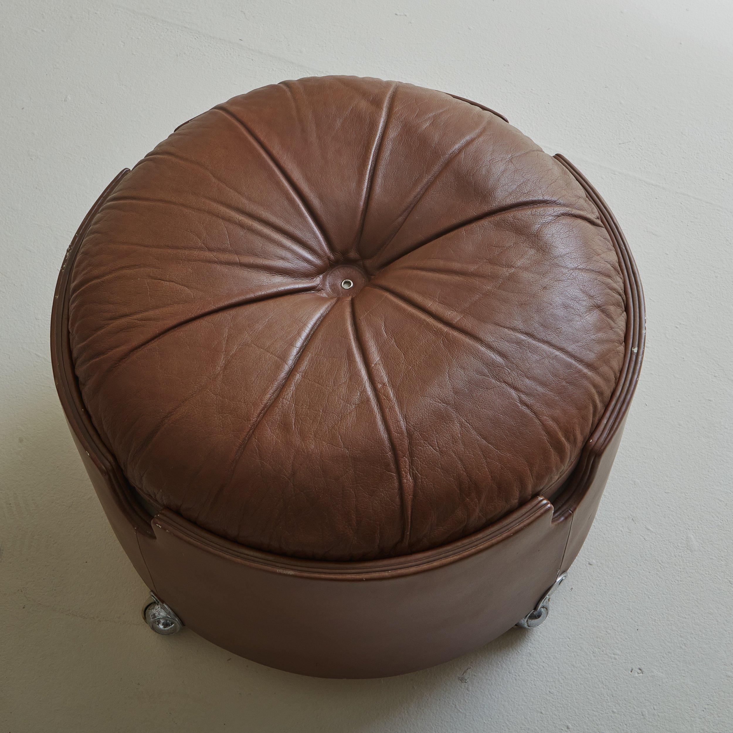 Leather Pair of Channeled Accent Chairs with Pouf by Luigi Massoni for Poltrona Frau For Sale