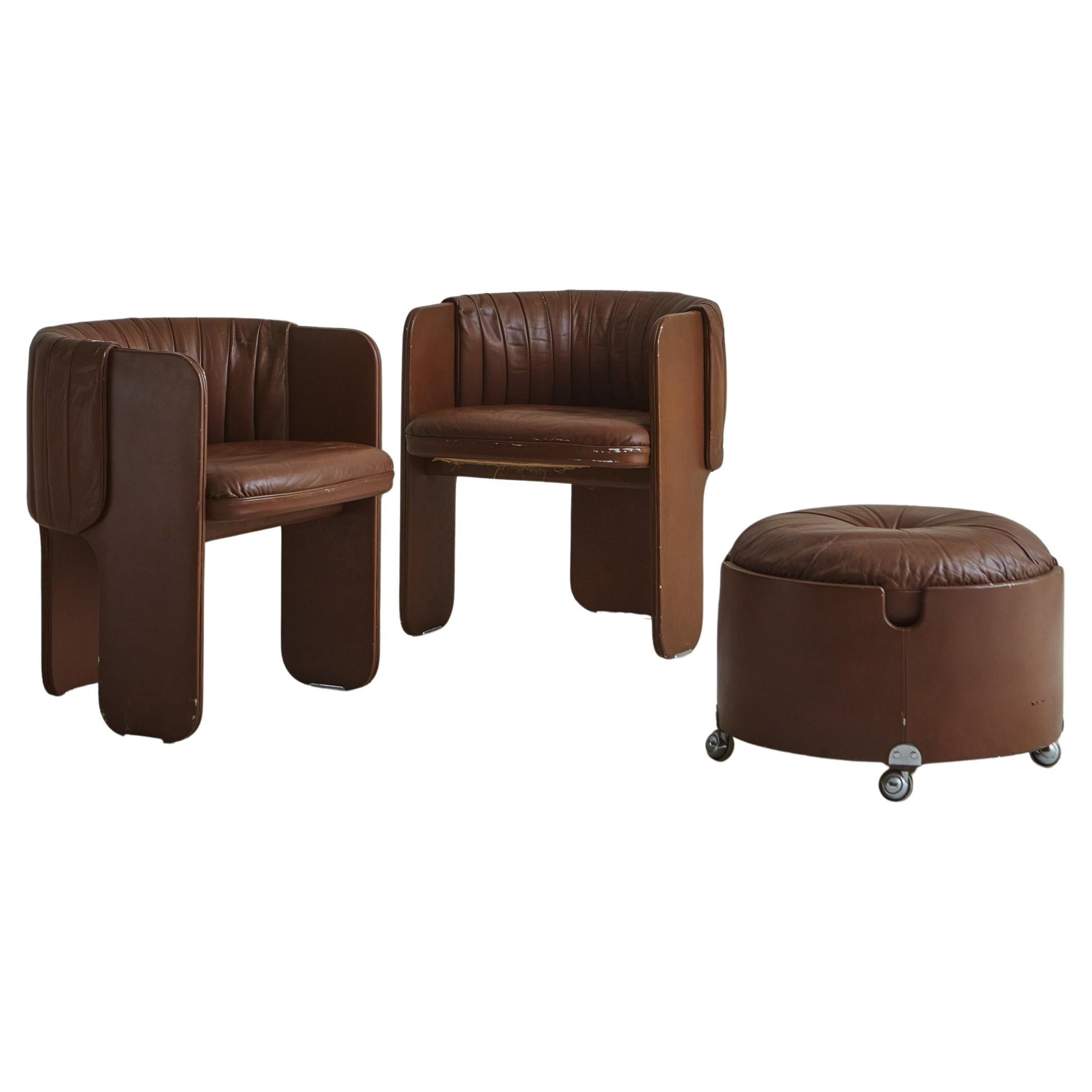 Pair of Channeled Accent Chairs with Pouf by Luigi Massoni for Poltrona Frau For Sale