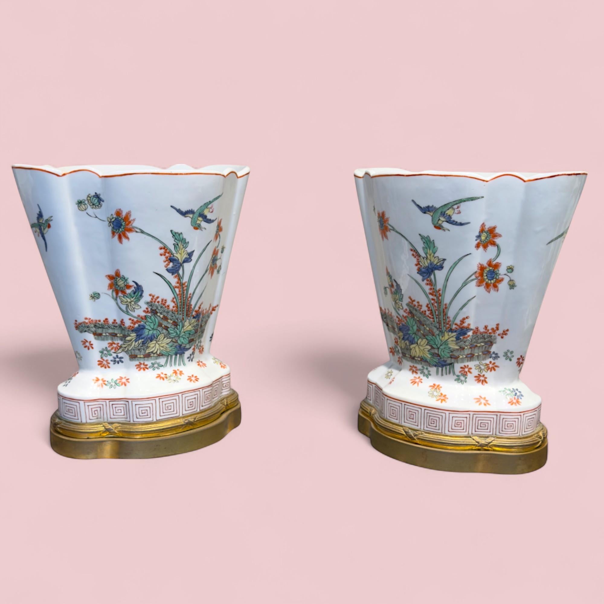 Pair Of Polylobed Chantilly Porcelain Vases Mounted Gilt Bronze, 19th century For Sale 5
