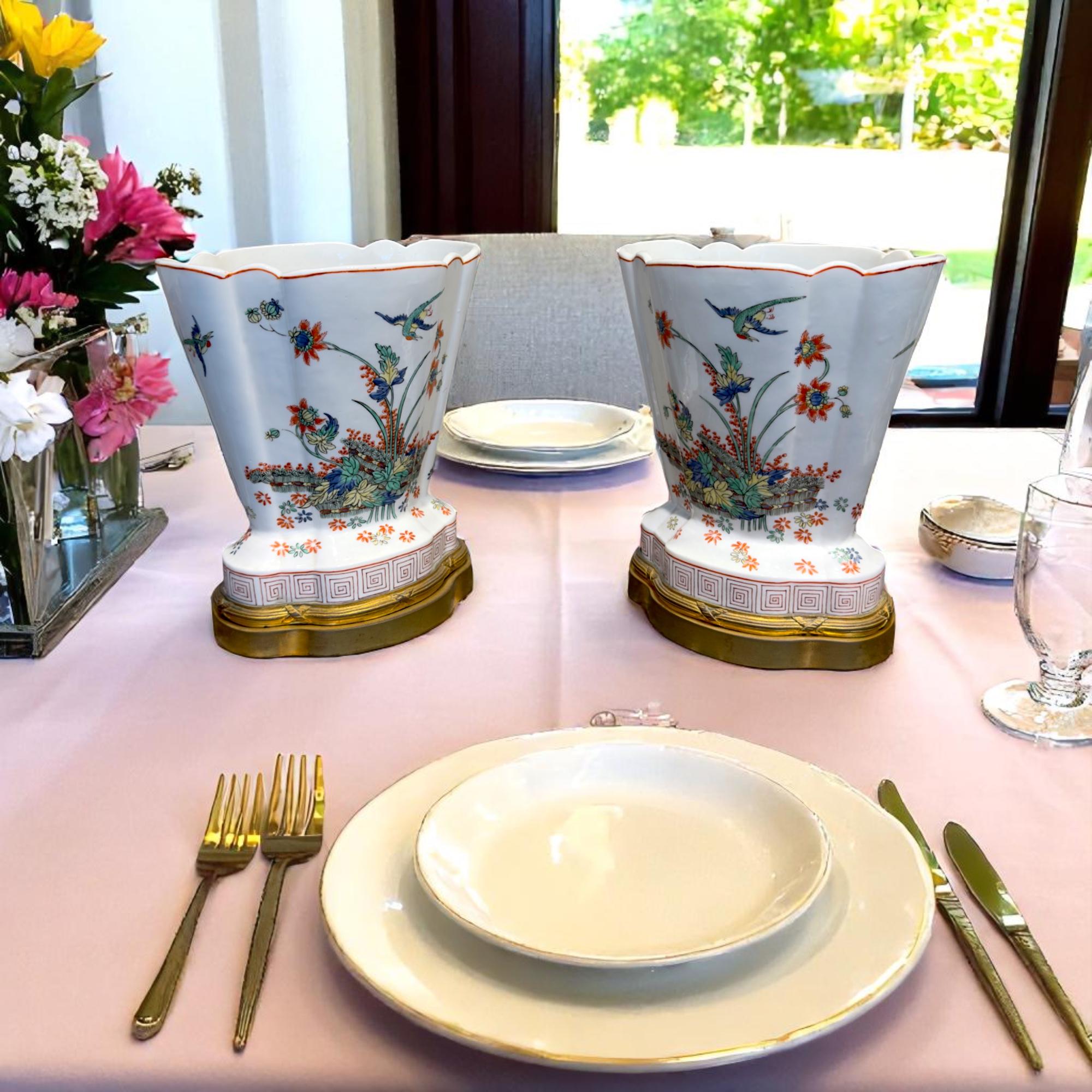 Pair of Chantilly Porcelain Vases Mounted in Gilt Bronze, 19th Century in vendita 3