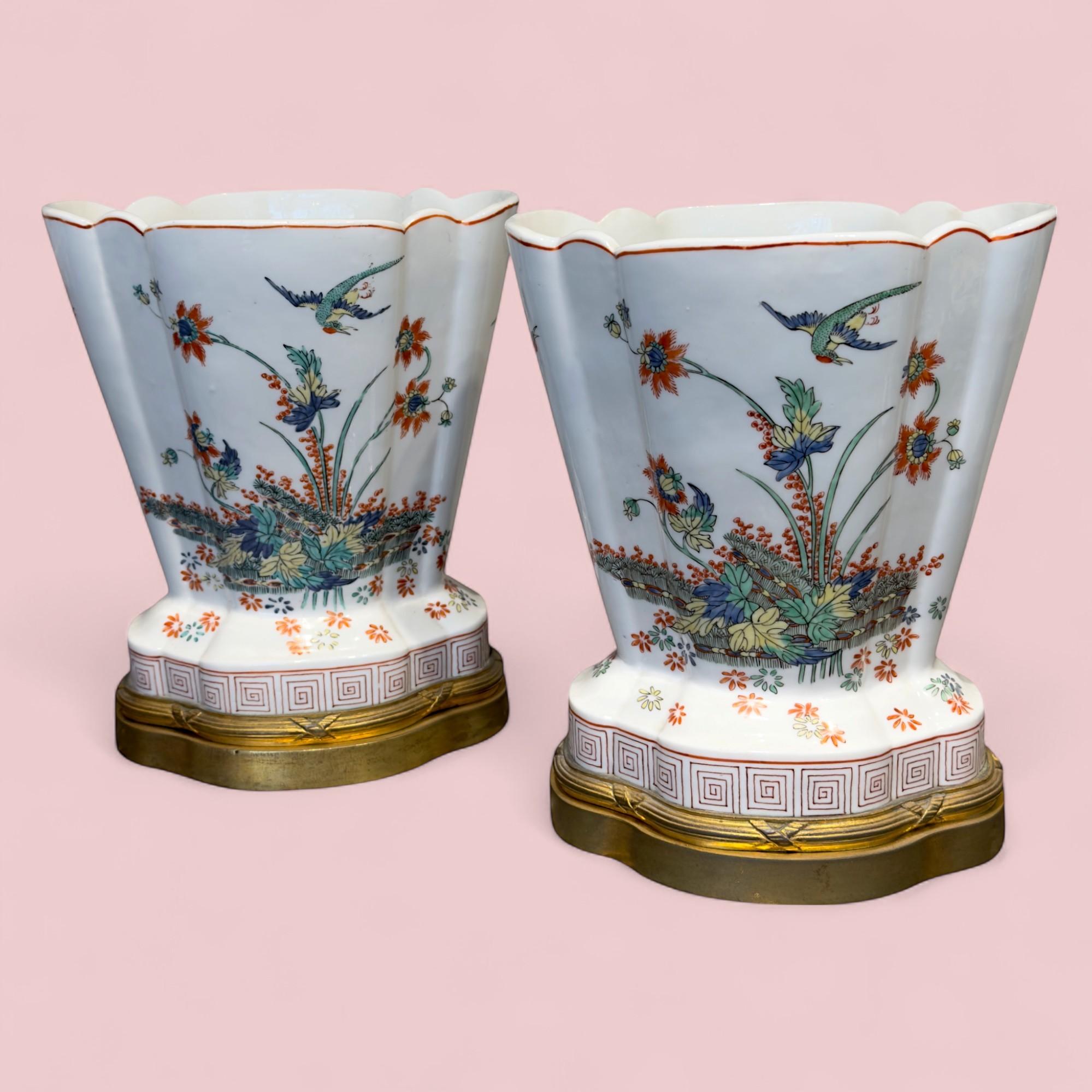 Pair Of Polylobed Chantilly Porcelain Vases Mounted Gilt Bronze, 19th century In Good Condition For Sale In NICE, FR
