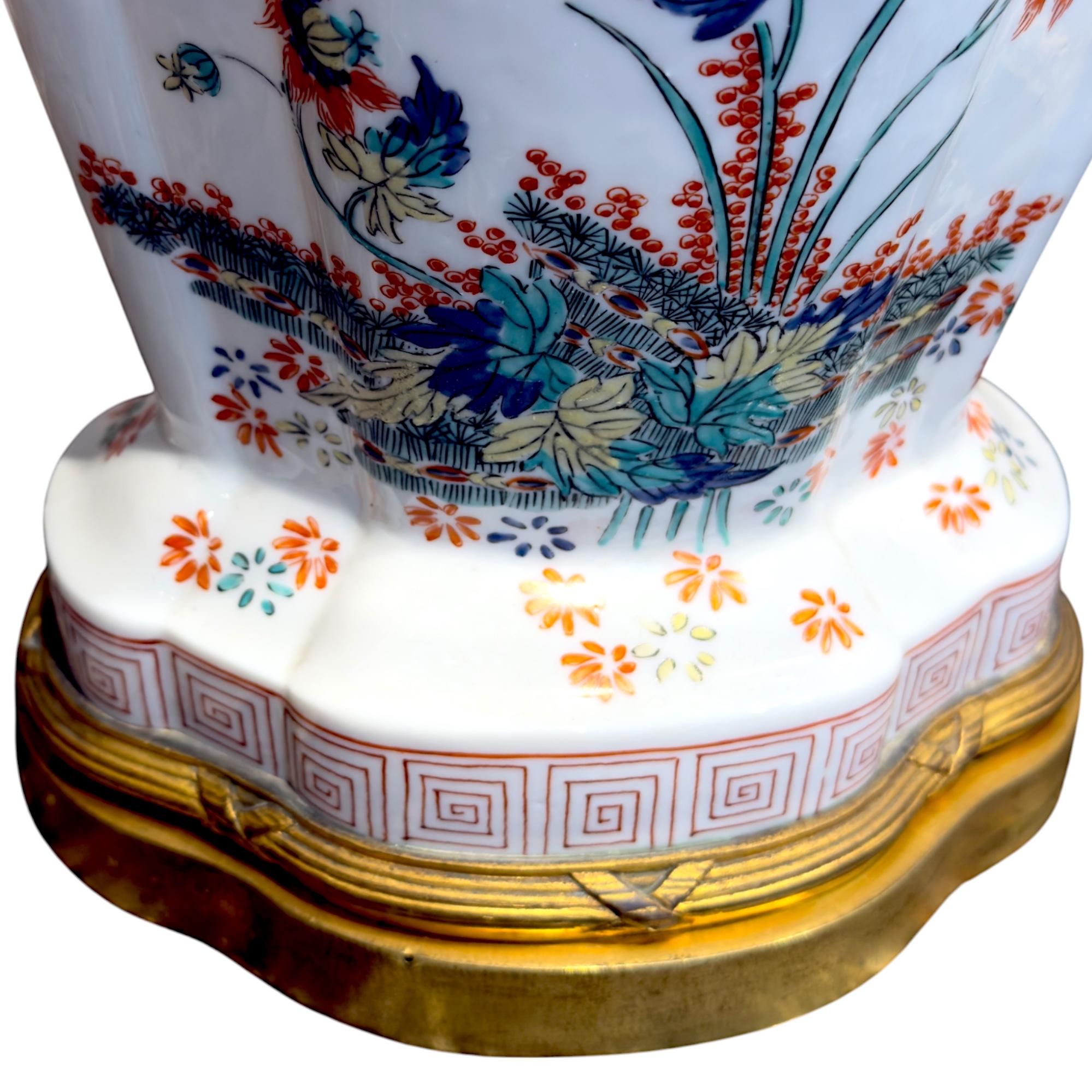 Pair of Chantilly Porcelain Vases Mounted in Gilt Bronze, 19th Century In condizioni buone in vendita a NICE, FR