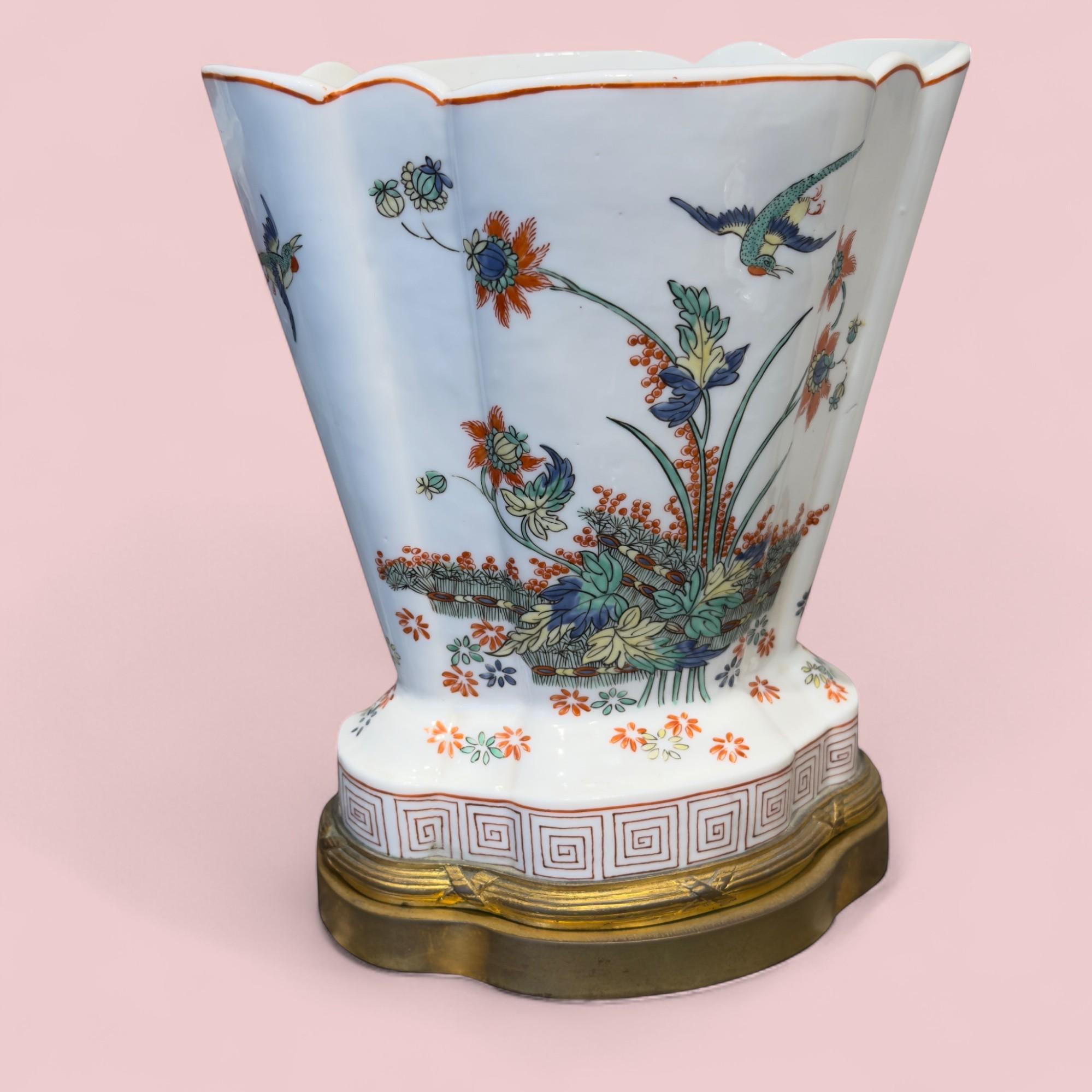 Pair Of Polylobed Chantilly Porcelain Vases Mounted Gilt Bronze, 19th century For Sale 3