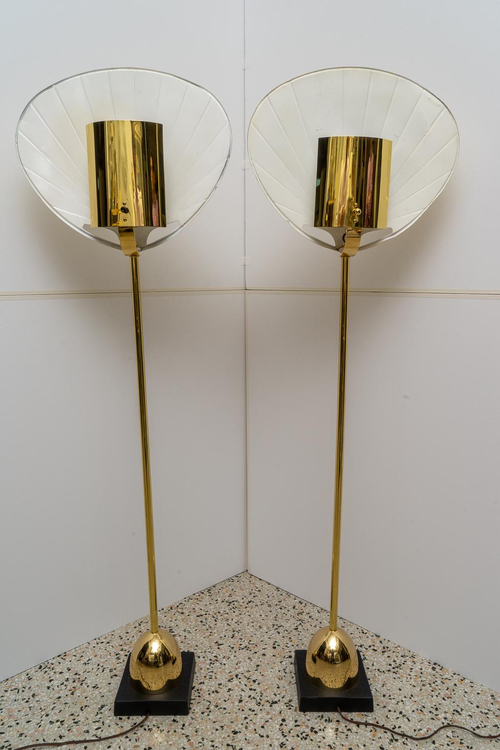 This stylish and chic pair of brass Chapman 