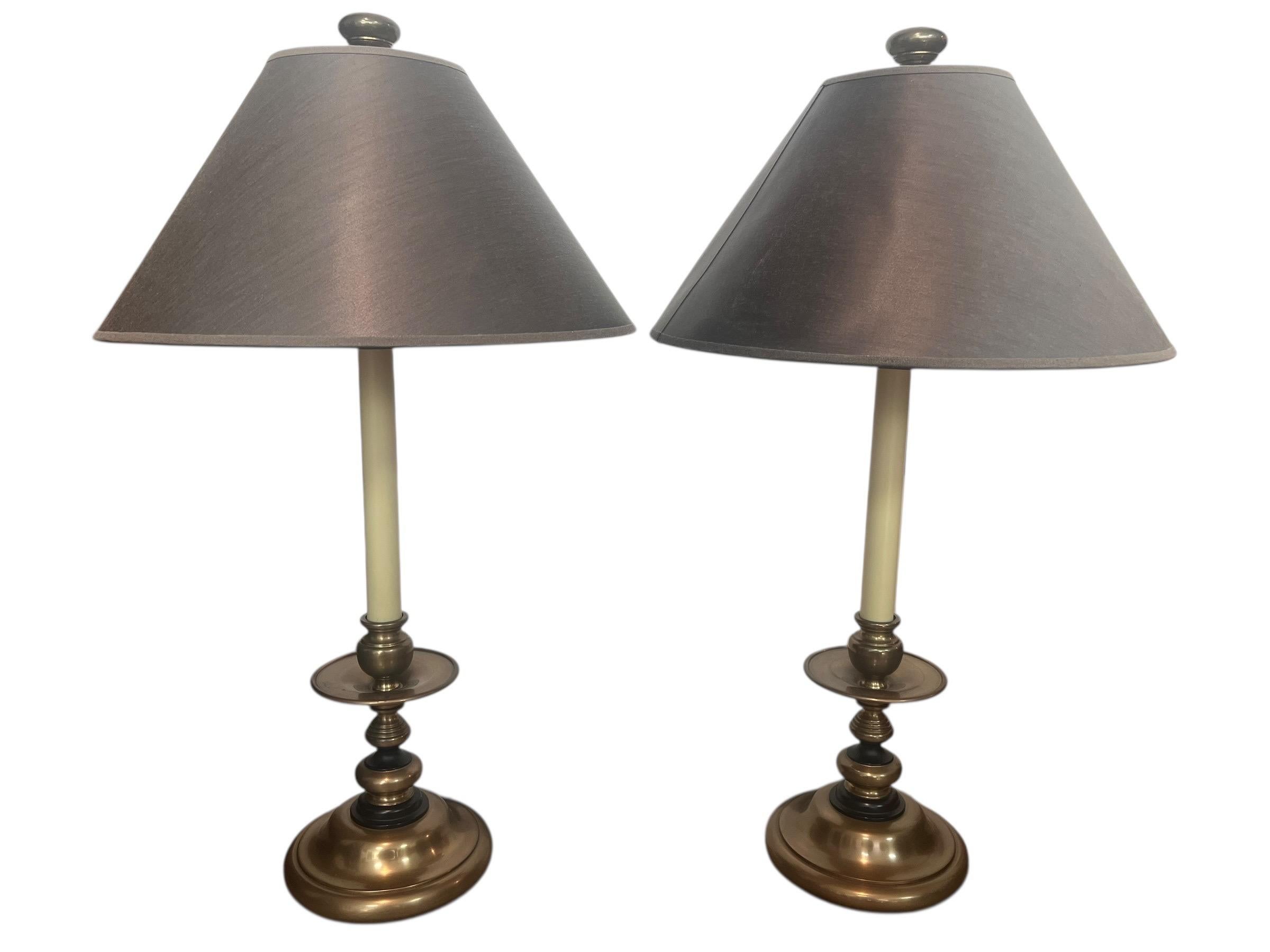 American Pair of Chapman Brass table lamps Neoclassical, Regency, Candlestick style For Sale