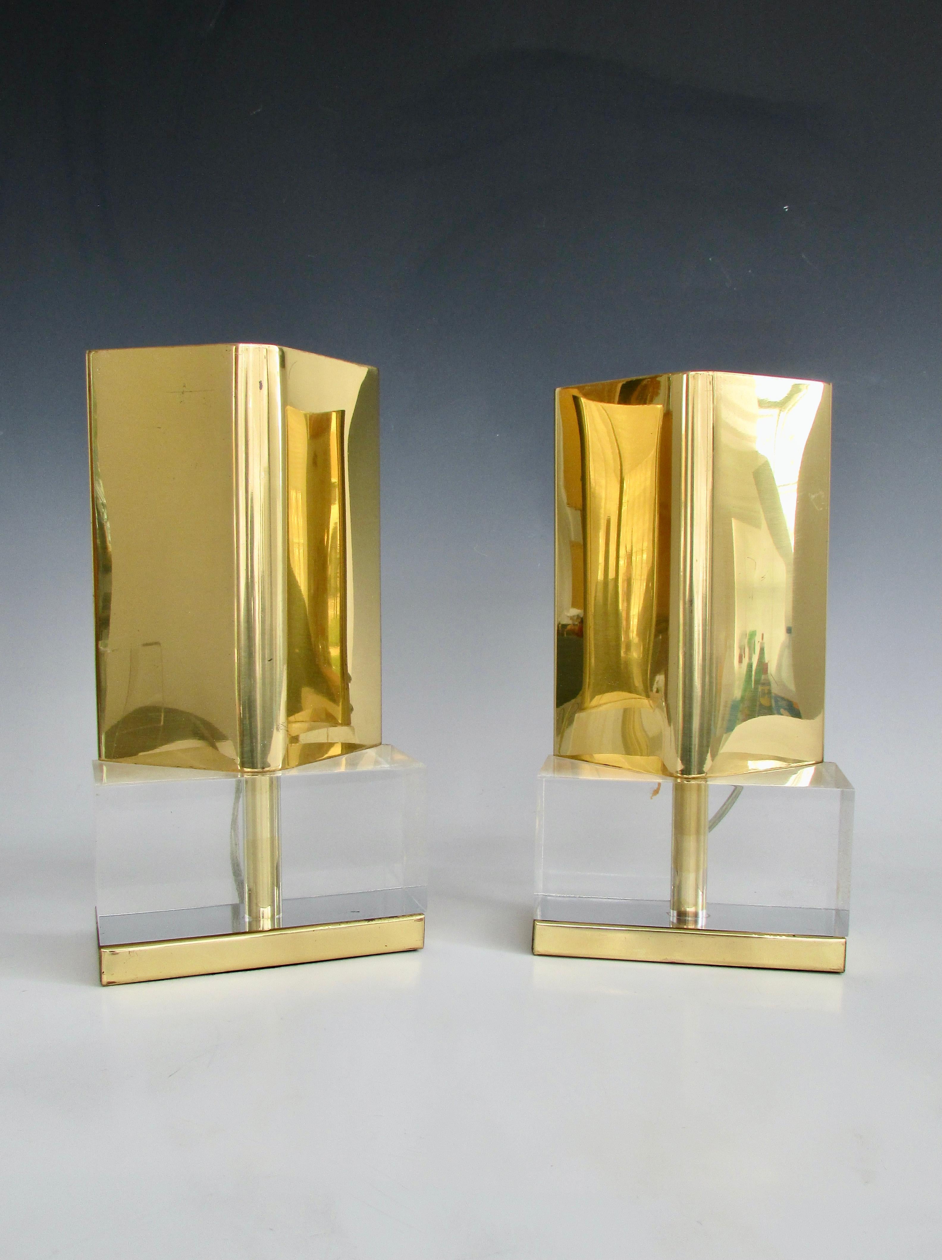 Pair of Chapman Cedric Hartman Style Table or Shelf Top Sconces on Lucite Base For Sale 5