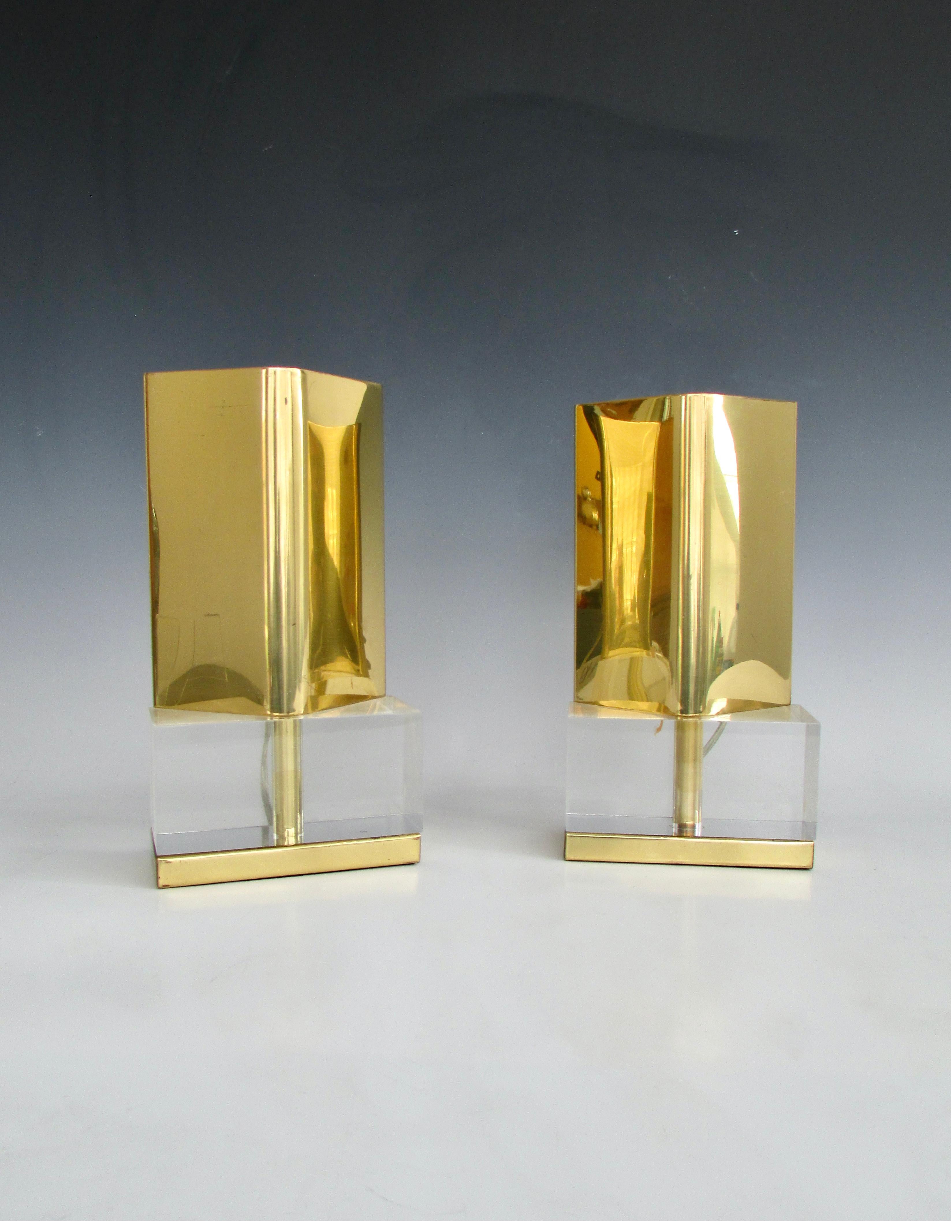 20th Century Pair of Chapman Cedric Hartman Style Table or Shelf Top Sconces on Lucite Base For Sale
