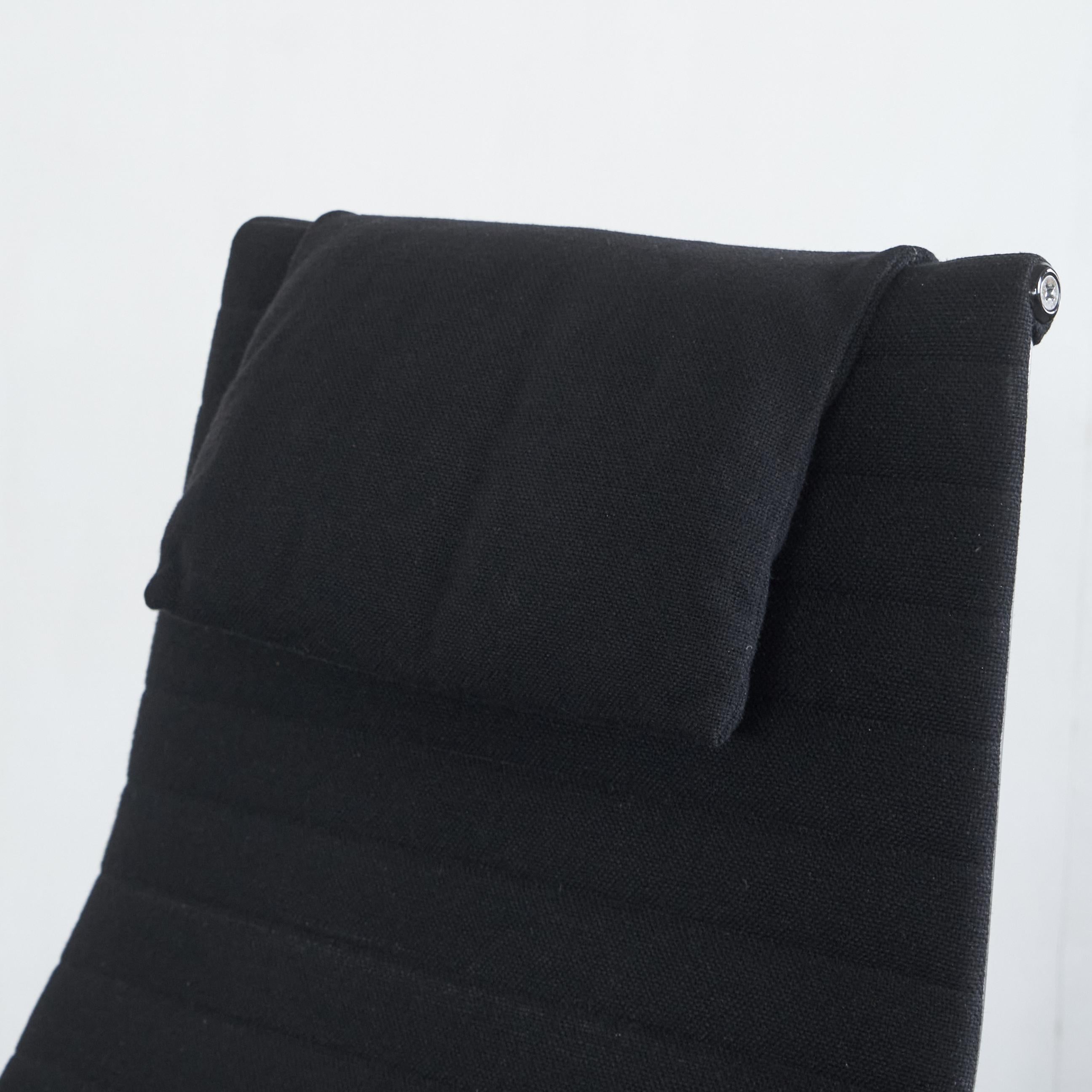 Paire de chaises longues pivotantes Charles and Ray Eames EA322 pour Herman Miller 1984 en vente 1