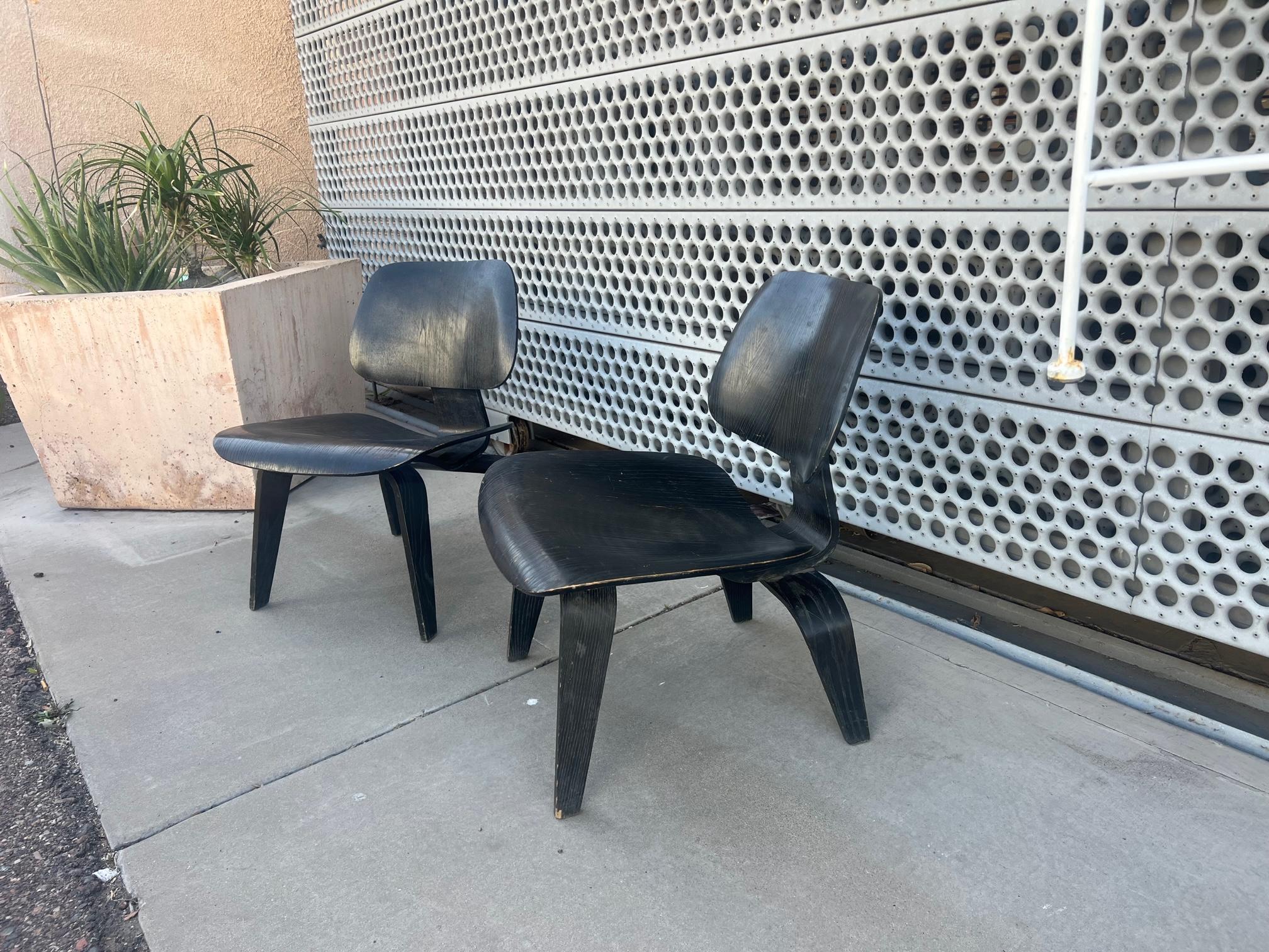 Pair of Charles and Ray Eames, LCW Lounge Chair, circa 1960 In Good Condition For Sale In Boise, ID