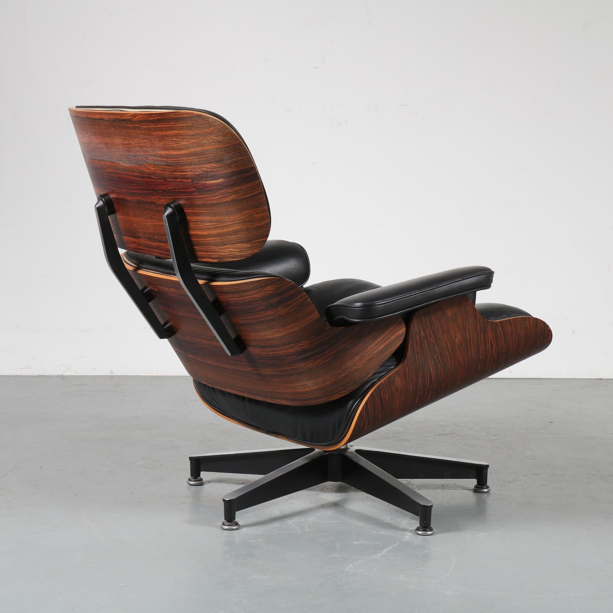 Pair of Charles and Ray Eames Lounge Chairs for Herman Miller, circa 1970 3