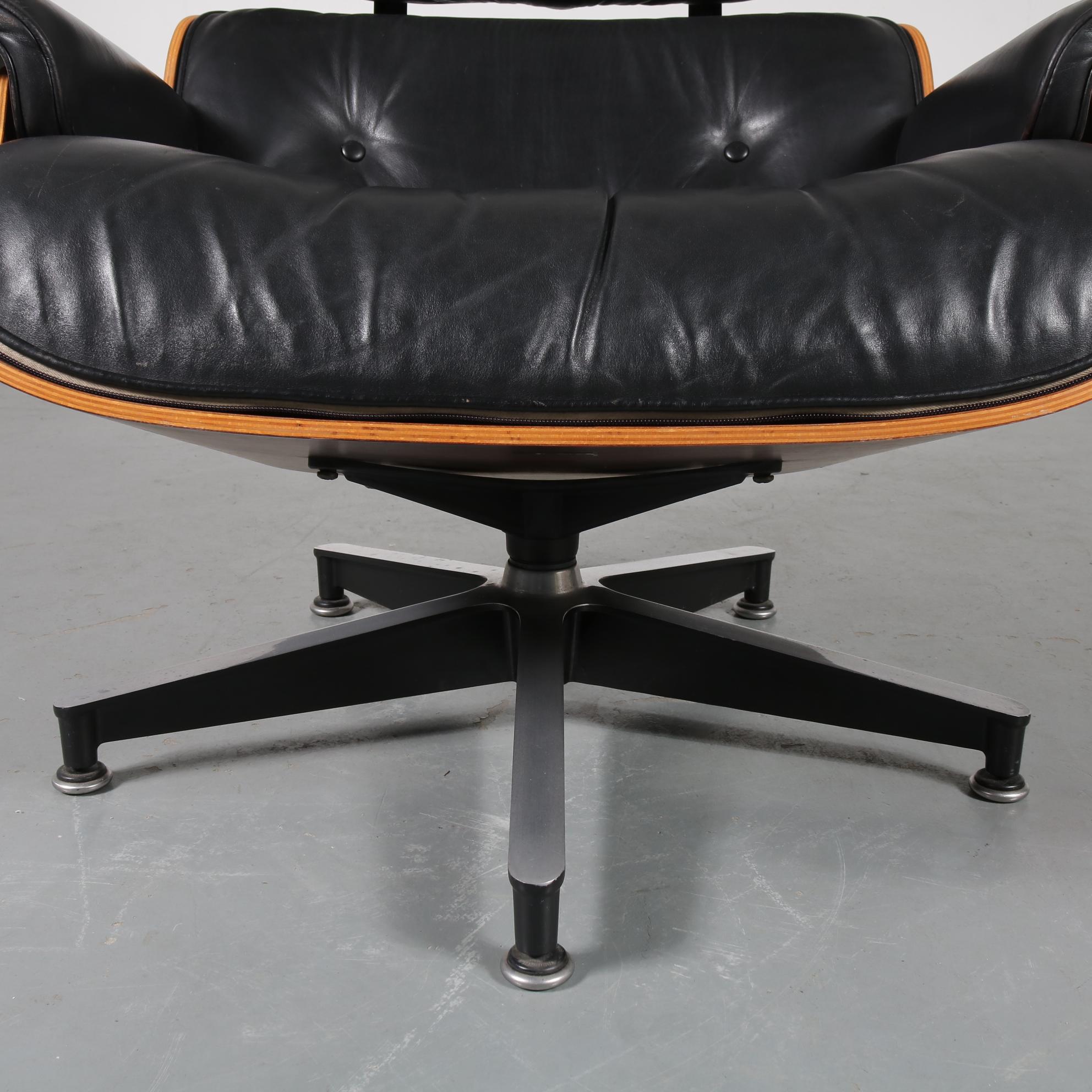 Pair of Charles and Ray Eames Lounge Chairs for Herman Miller, circa 1970 8