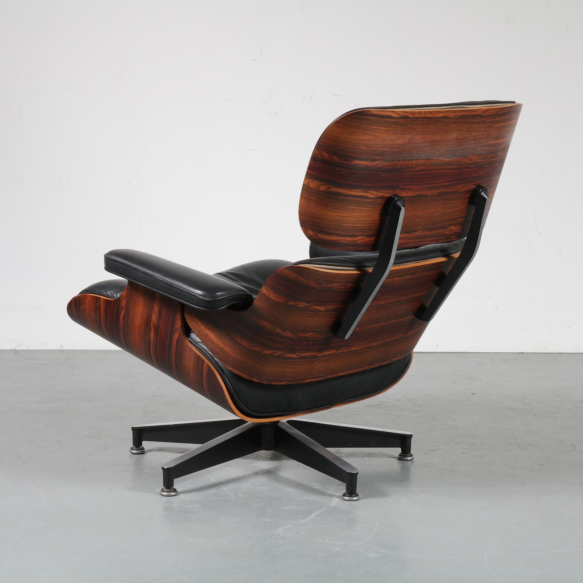 Pair of Charles and Ray Eames Lounge Chairs for Herman Miller, circa 1970 1