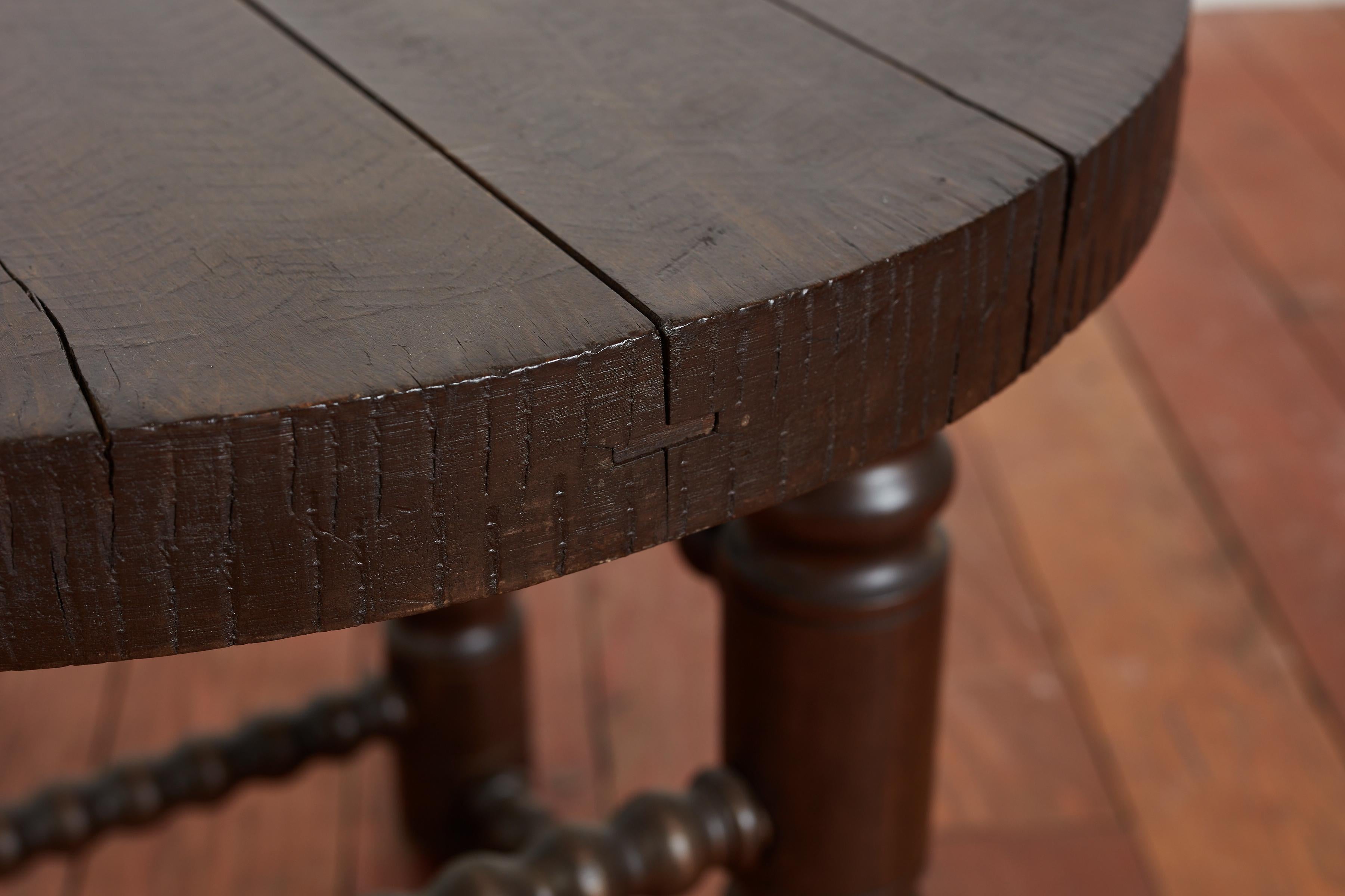 Chêne Paire de tables d'appoint Charles Dudouyt en vente