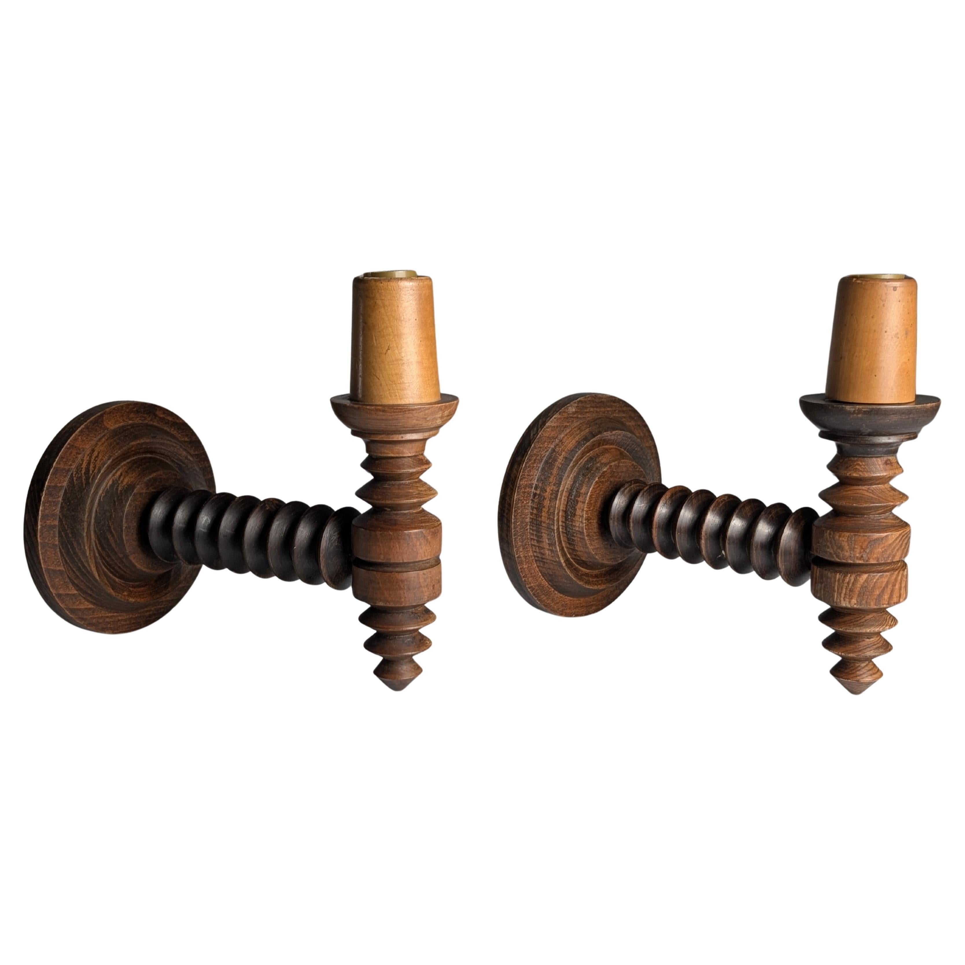 Pareja de apliques franceses de madera torneada Charles Dudouyt, década de 1940