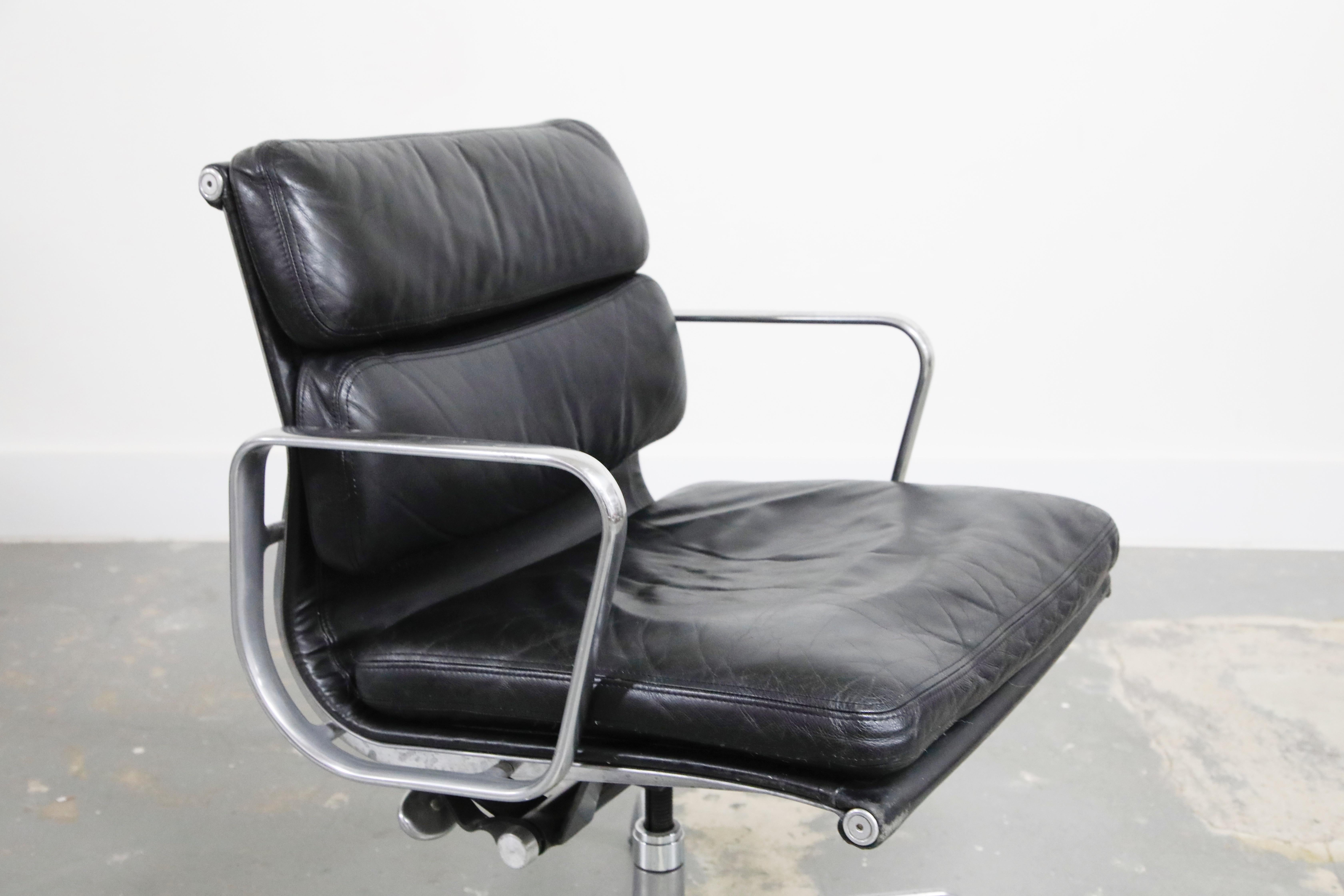 Charles Eames for Herman Miller Leather Soft Pad Swivel Chair, Signed 3