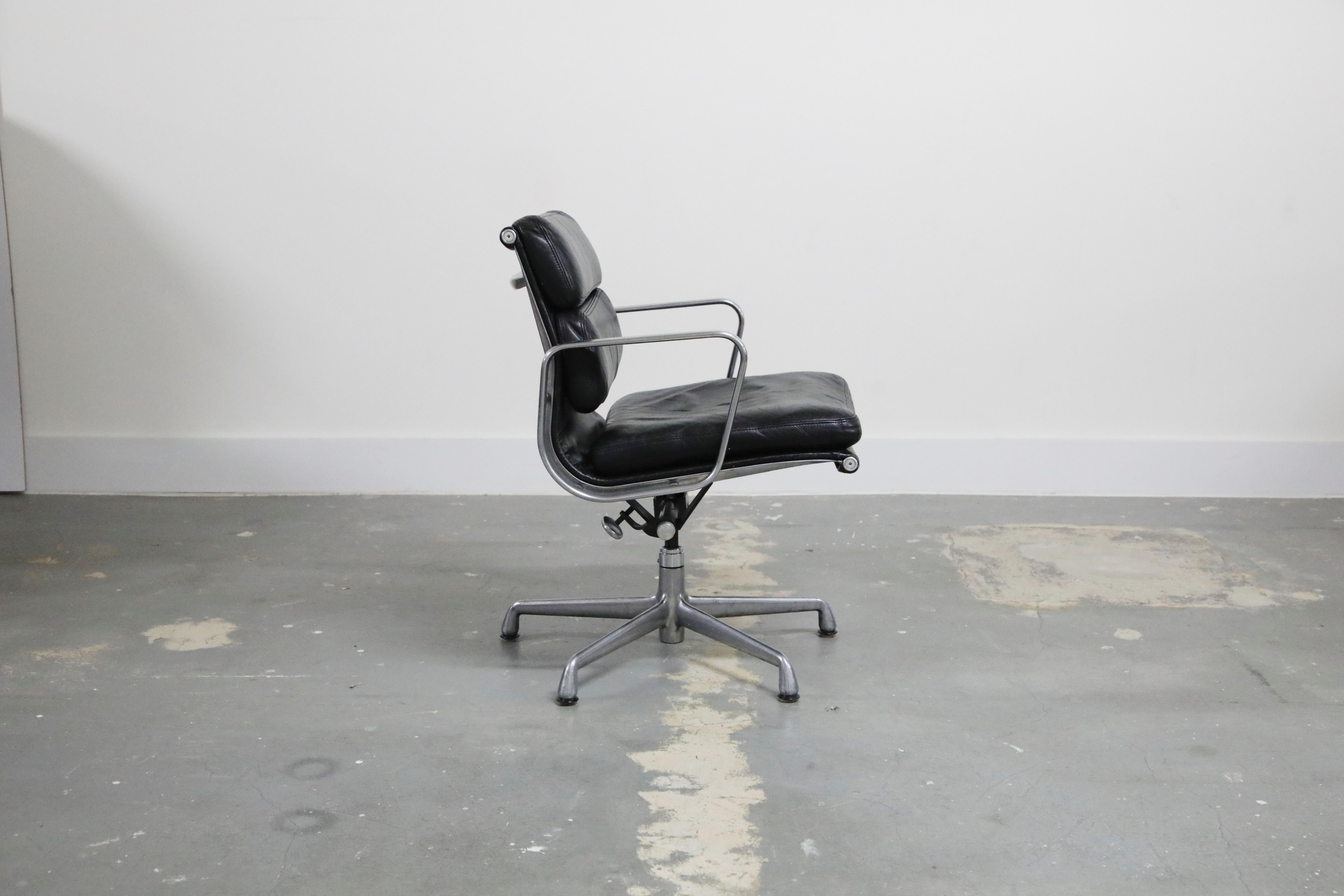Charles Eames for Herman Miller Leather Soft Pad Swivel Chair, Signed In Good Condition In Los Angeles, CA
