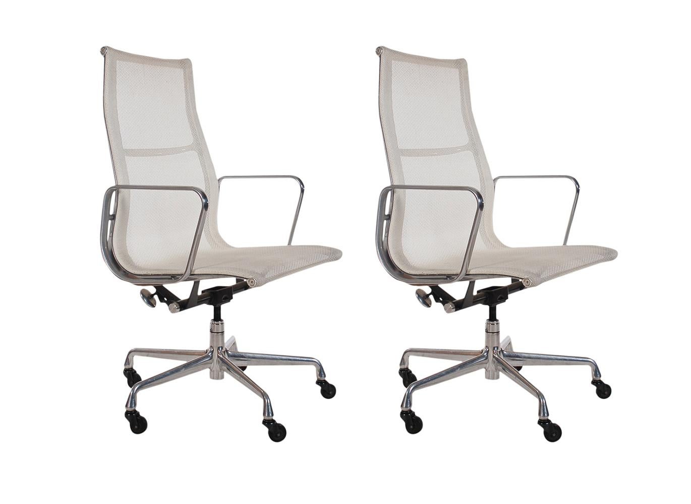 Mid-Century Modern Pair of Charles Eames for Herman Miller White Conference Room Office Chairs