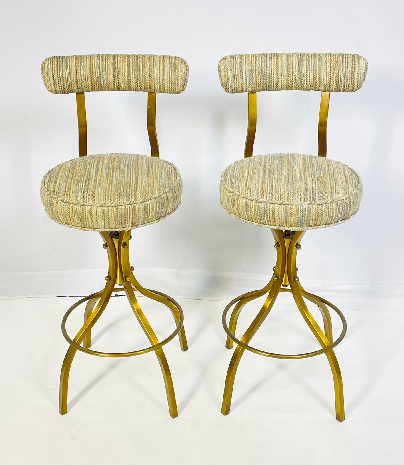 Américain Paire de tabourets de bar pivotants en laiton massif Charles Hollis Jones 