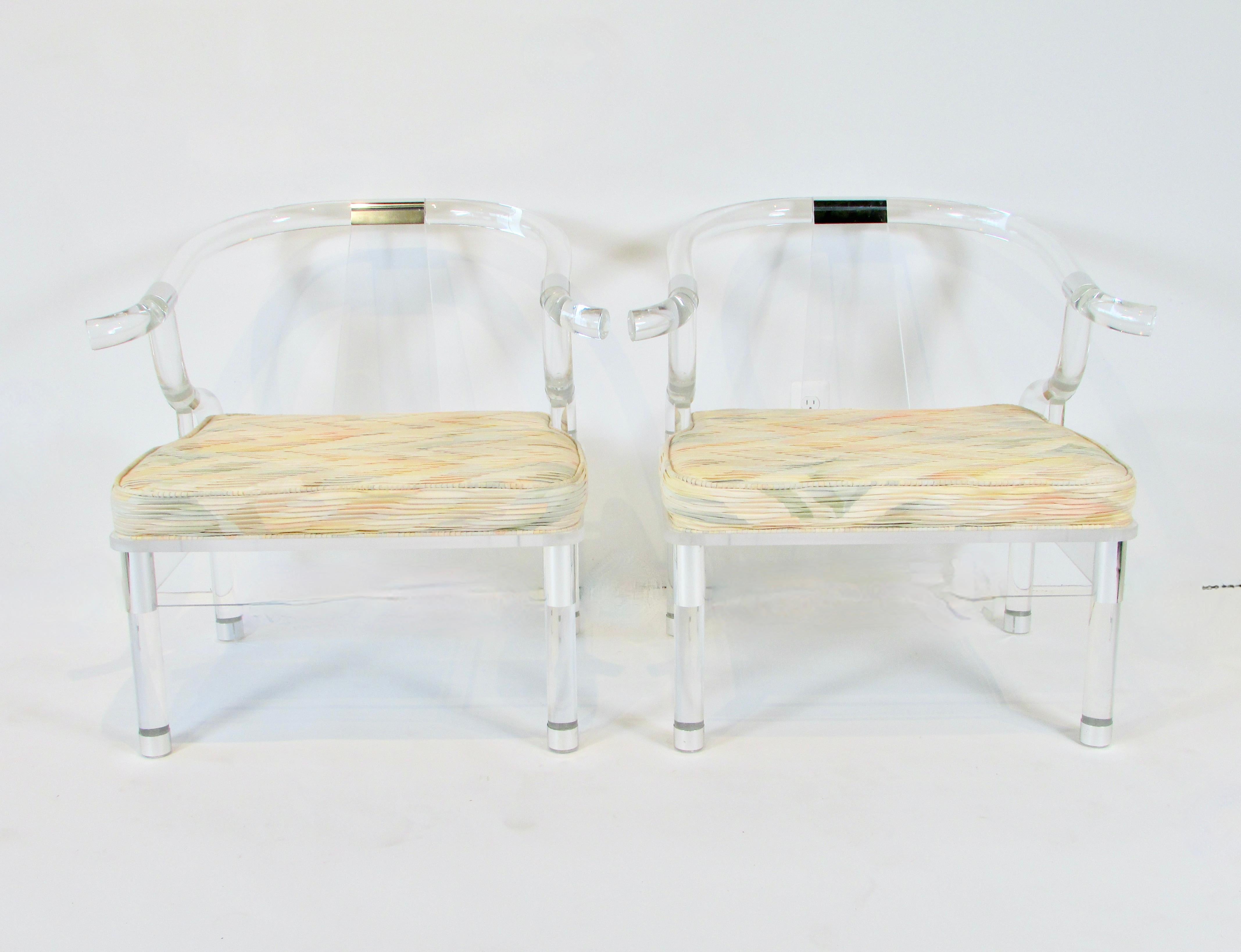 20th Century Pair of Charles Hollis Jones style decorator lucite lounge chairs For Sale