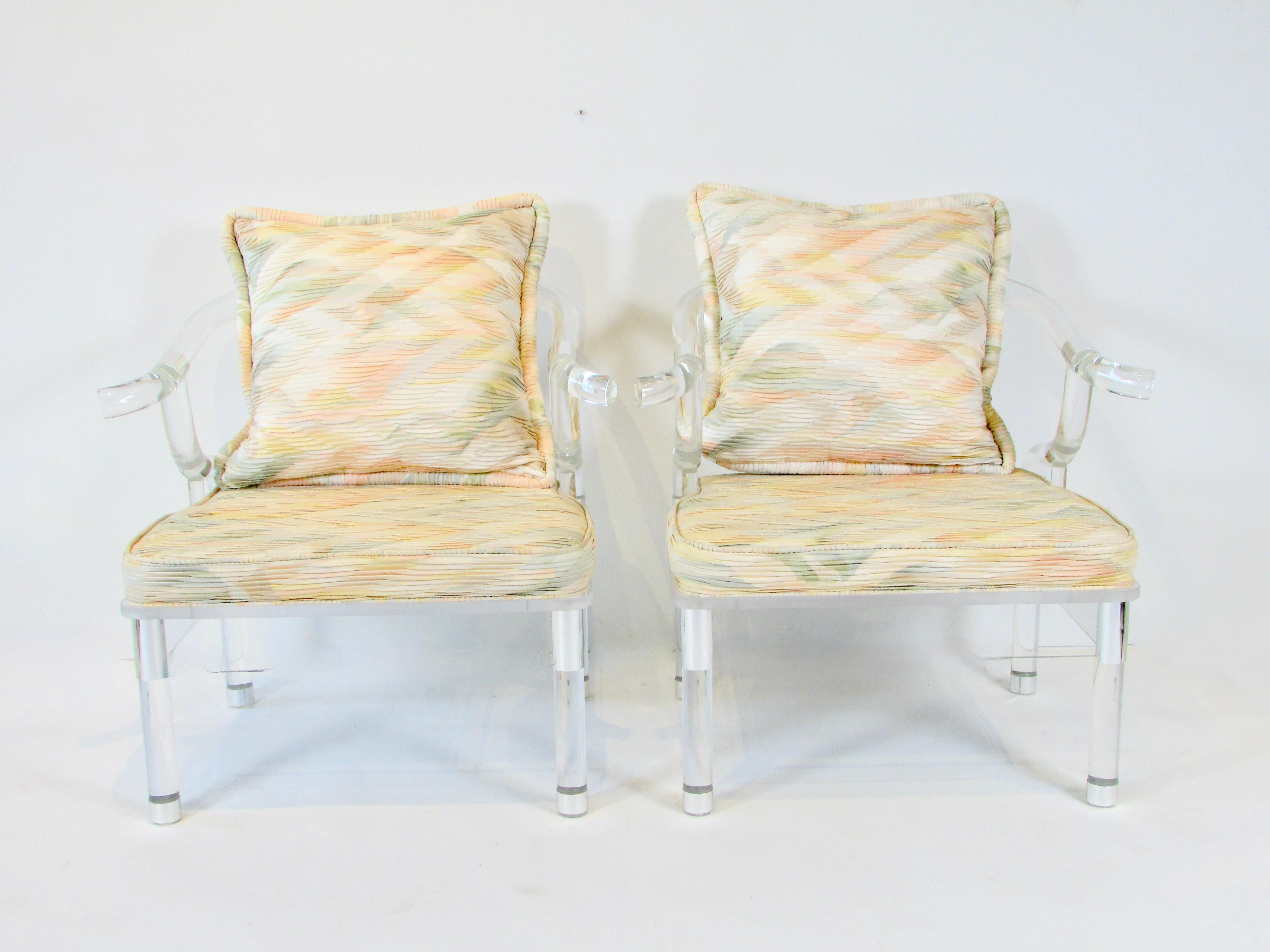 Chrome Pair of Charles Hollis Jones style decorator lucite lounge chairs For Sale