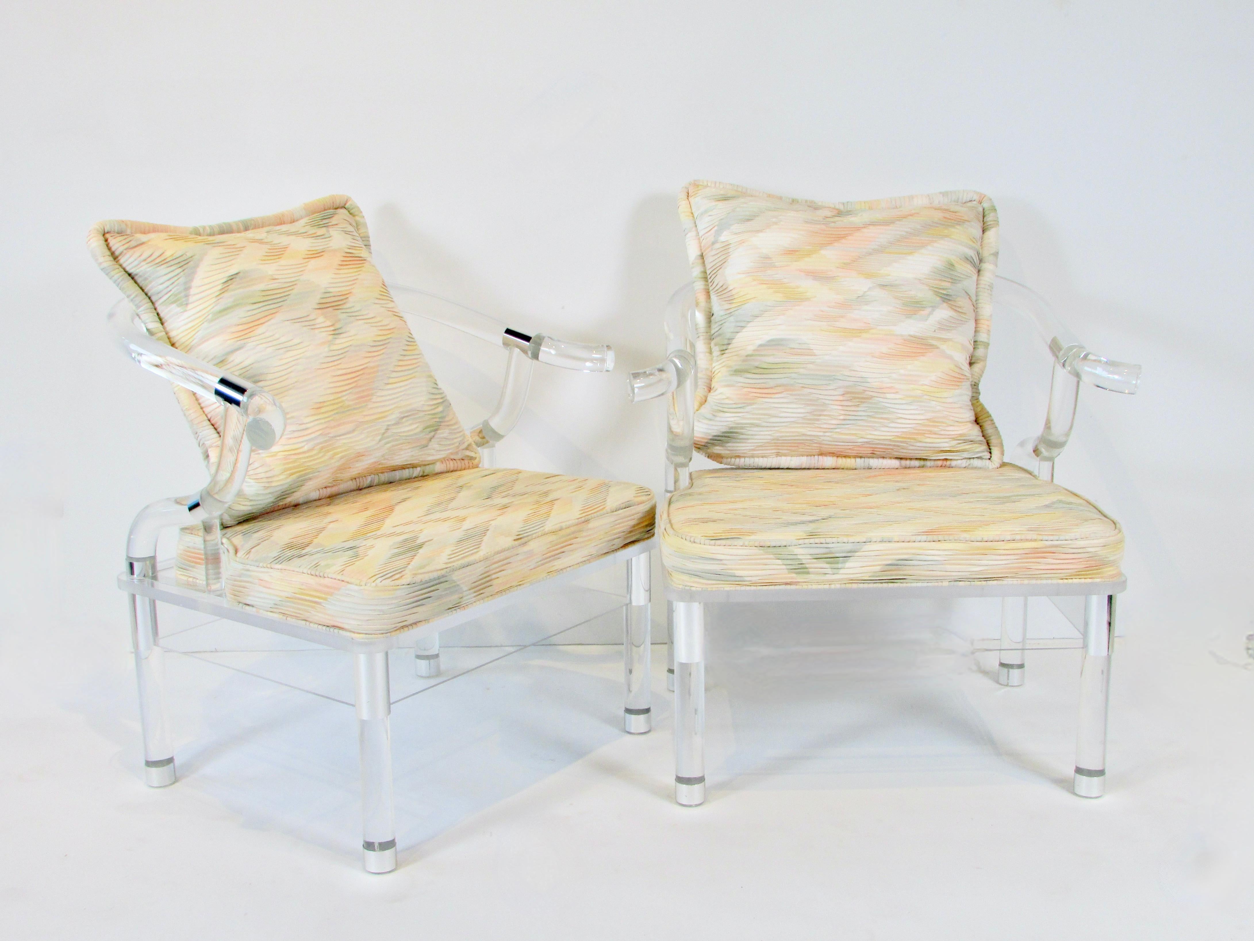 Pair of Charles Hollis Jones style decorator lucite lounge chairs For Sale 1