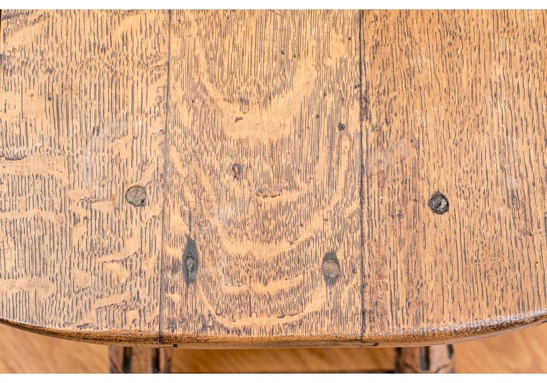 Paar Charles II Stil Diminutive Drop Leaf Tische (Eichenholz) im Angebot