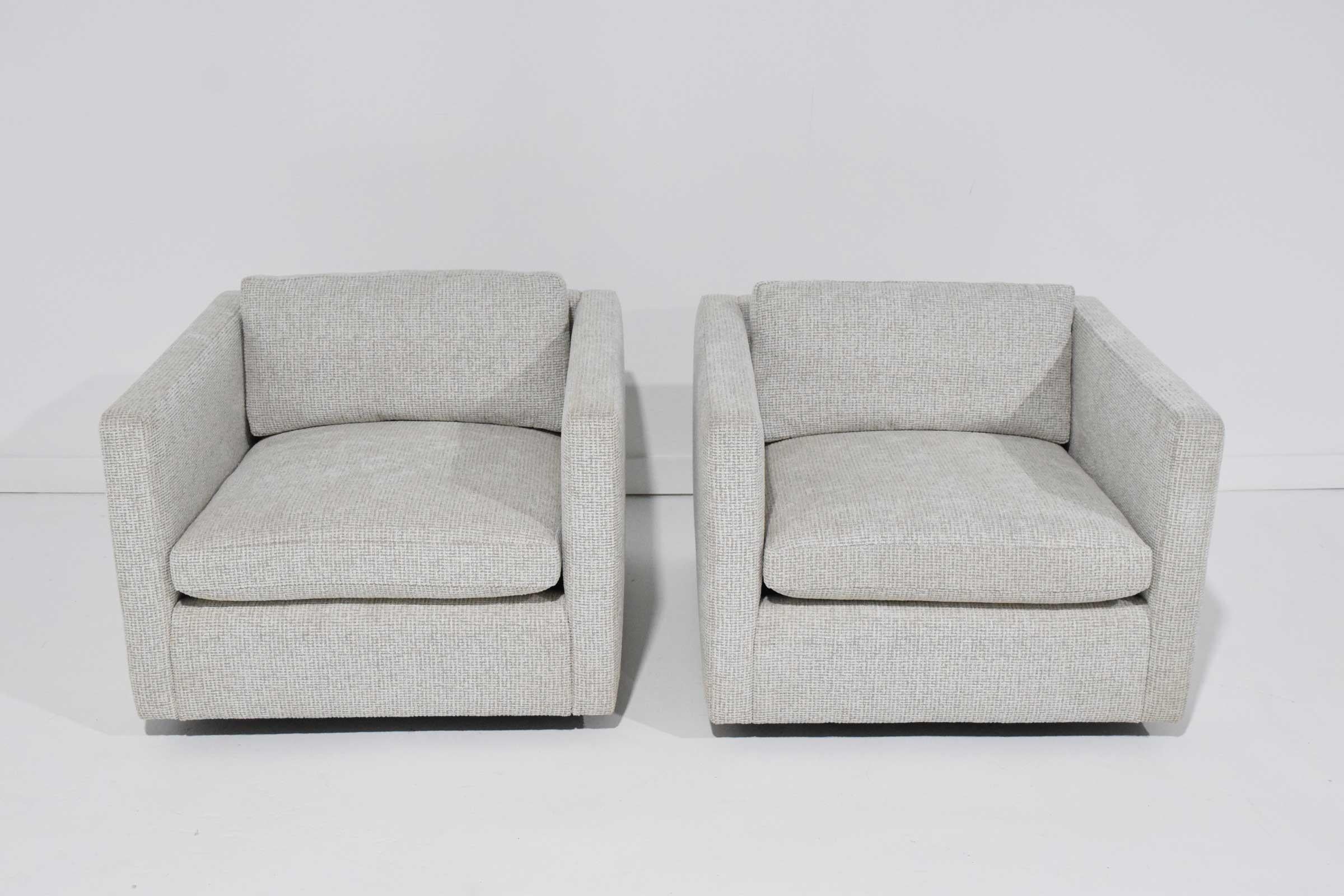 Mid-Century Modern Pair of Charles Pfister for Knoll Lounge Chairs in Taupe/White Upholstery