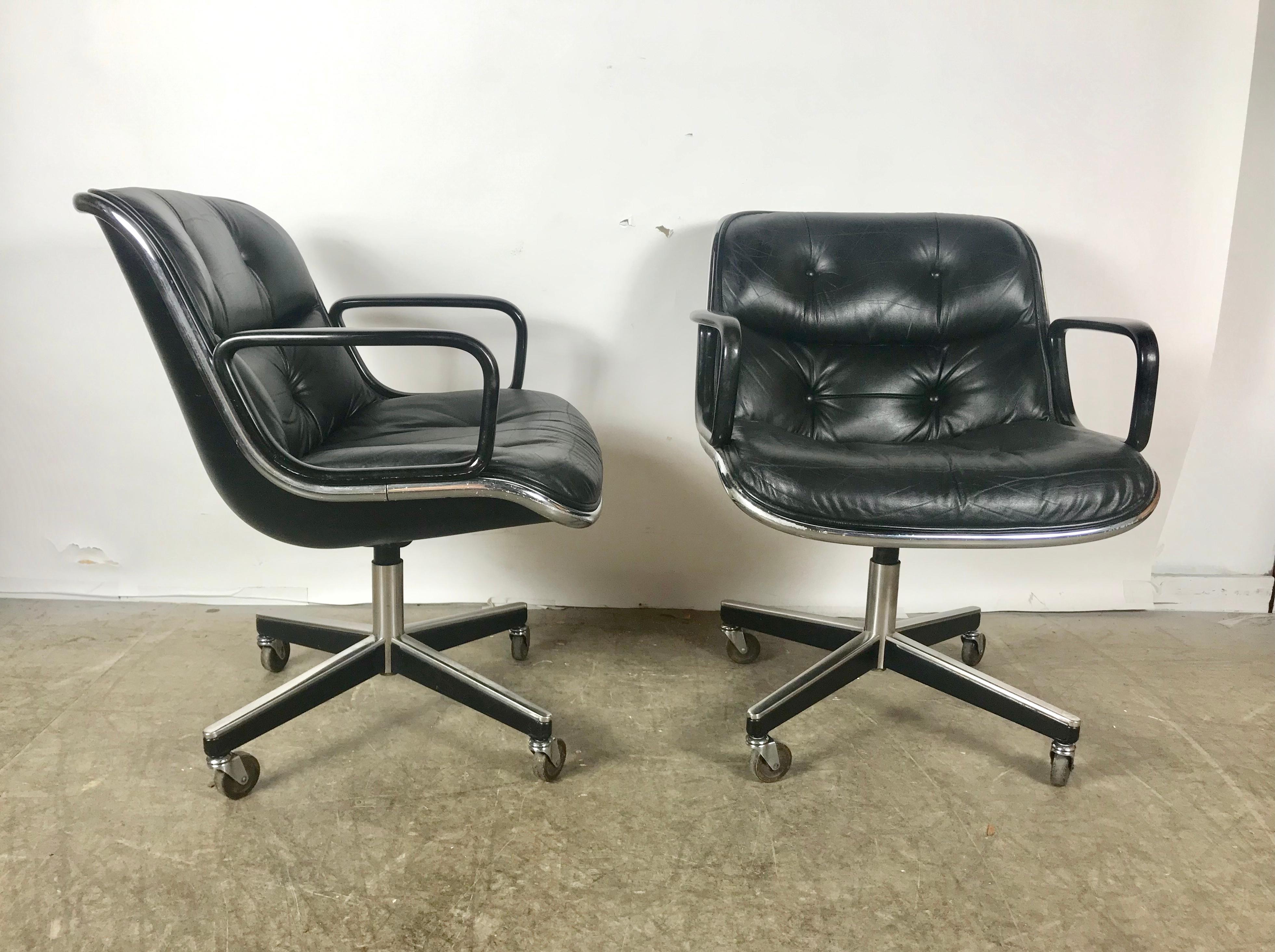 Mid-20th Century Pair of Charles Pollock Executive Chairs in Leather for Knoll International