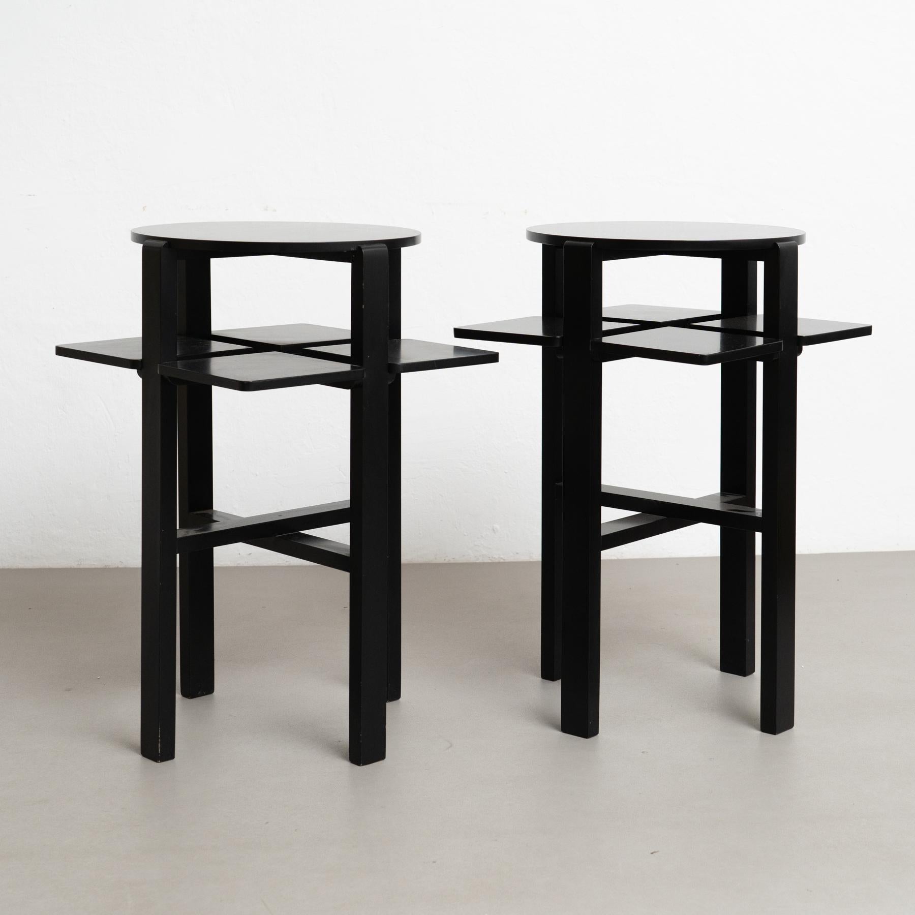 Pareja de mesas auxiliares de dominó Charles Rennie Mackintosh lacadas en negro, hacia 1970 Español