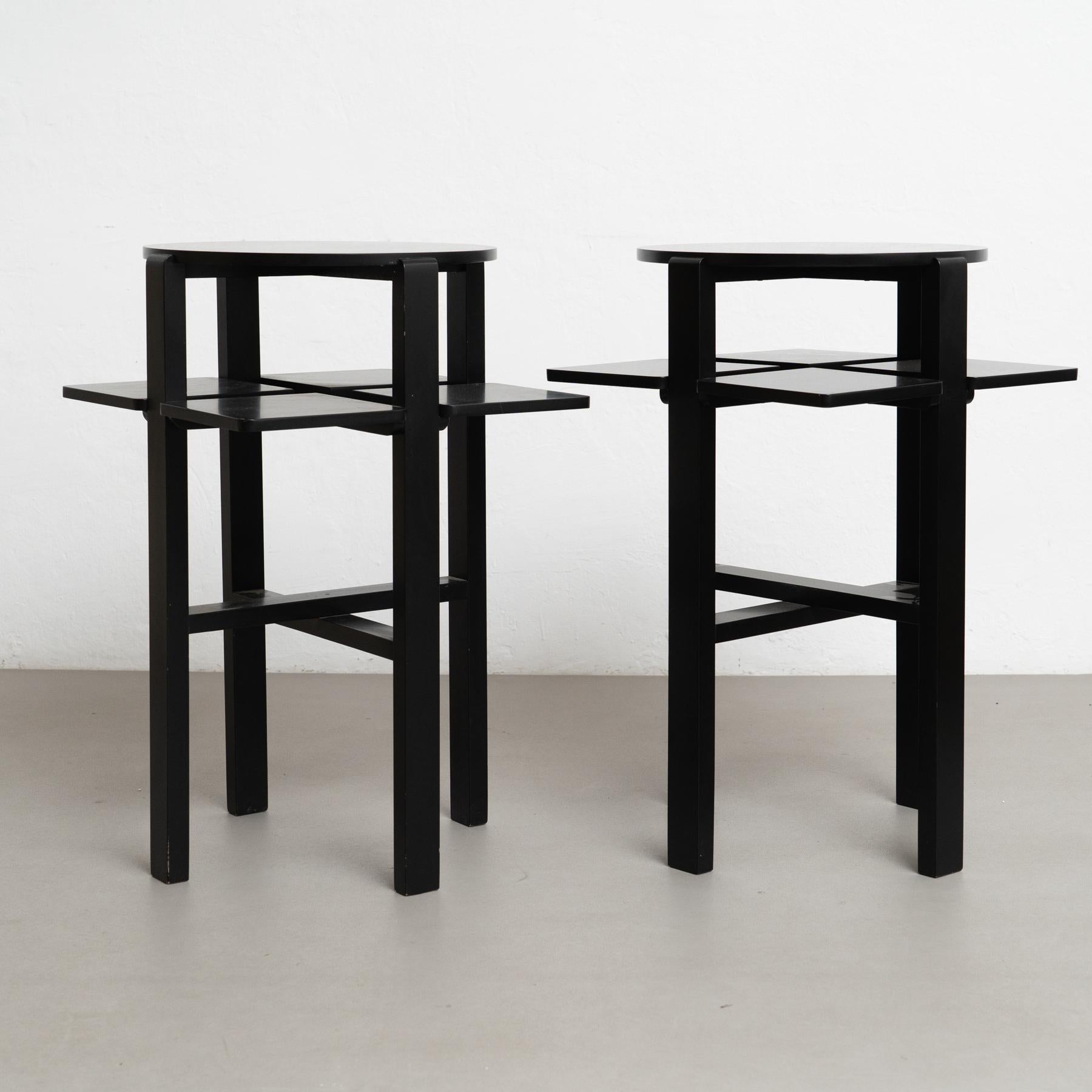 Pareja de mesas auxiliares de dominó Charles Rennie Mackintosh lacadas en negro, hacia 1970 Lacado