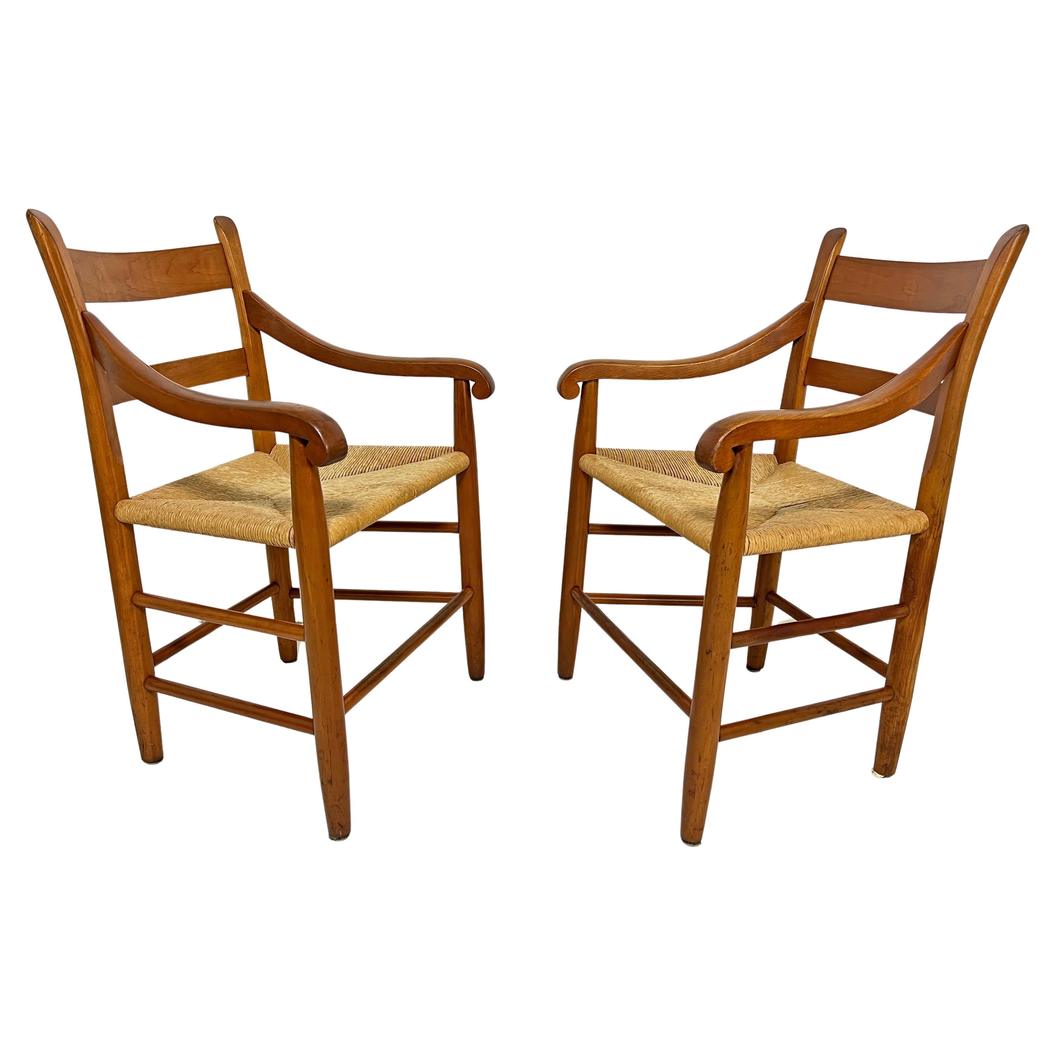 Paire de chaises de ferme modernistes Charles Webb en cerisier, vers les années 1970