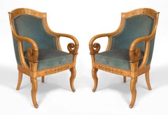 Pareja de sillones franceses Charles X de terciopelo azul