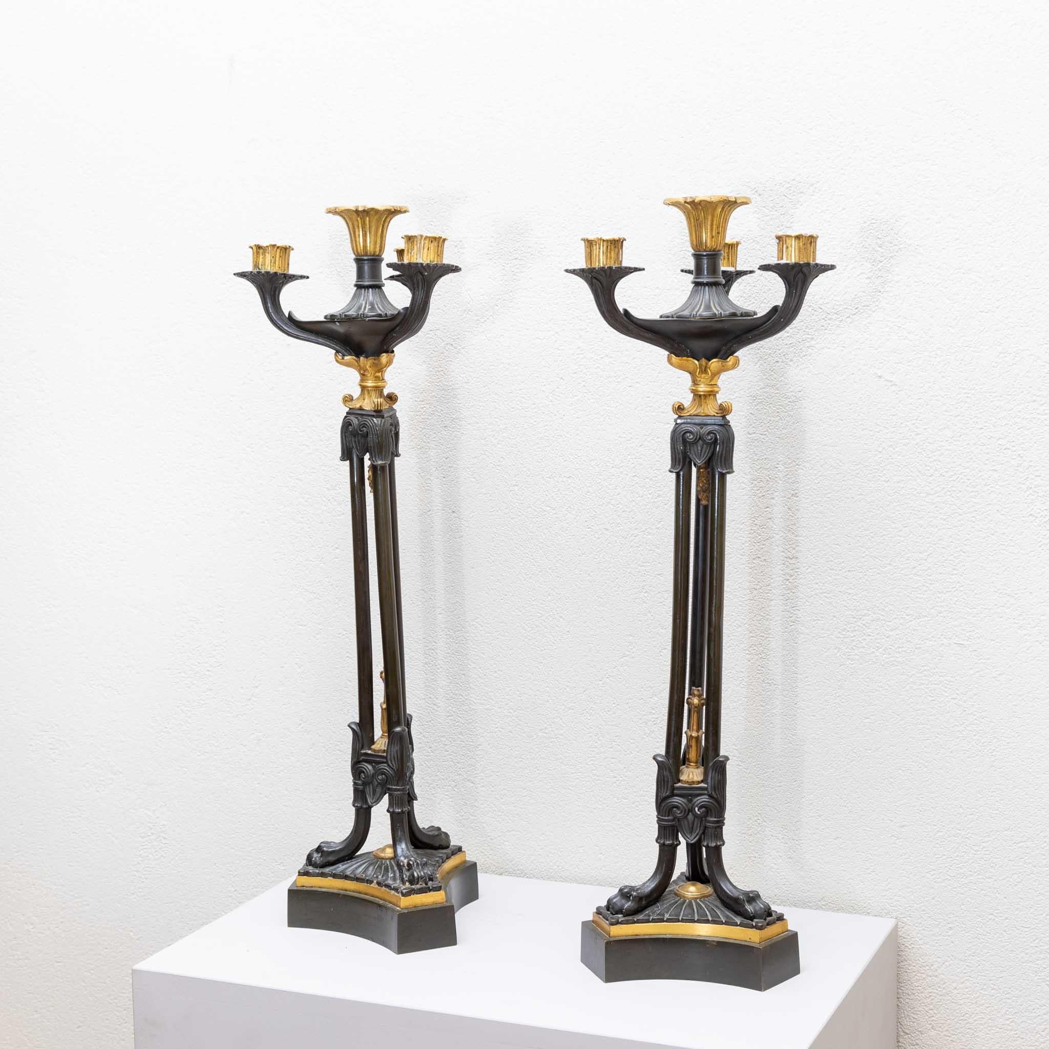 Milieu du XIXe siècle Paire de chandeliers Charles X., France, vers 1835. en vente