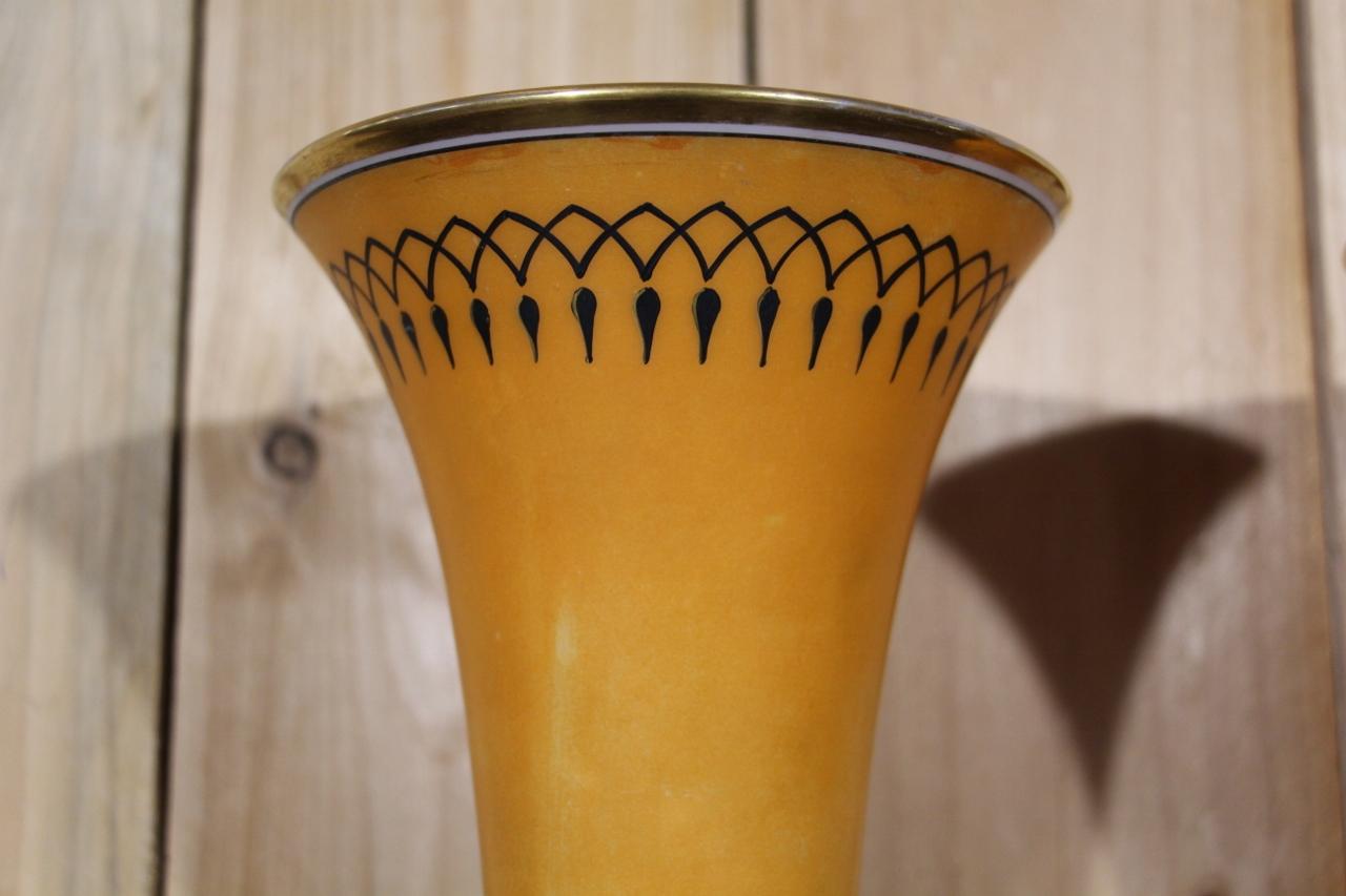 19th Century Pair Of Charles X Cornet Vases In Baccarat Opaline For Sale